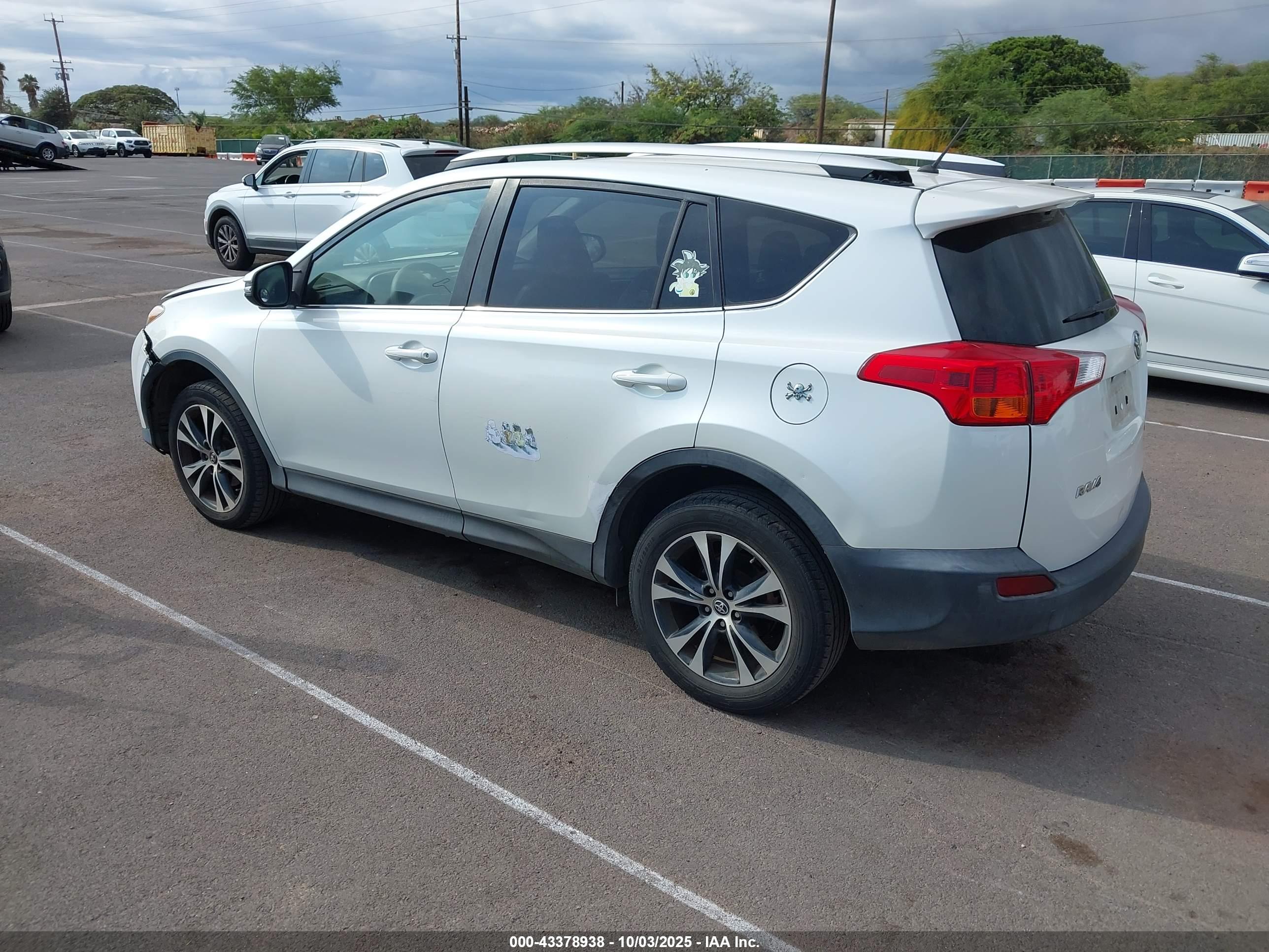 TOYOTA RAV4 image 3