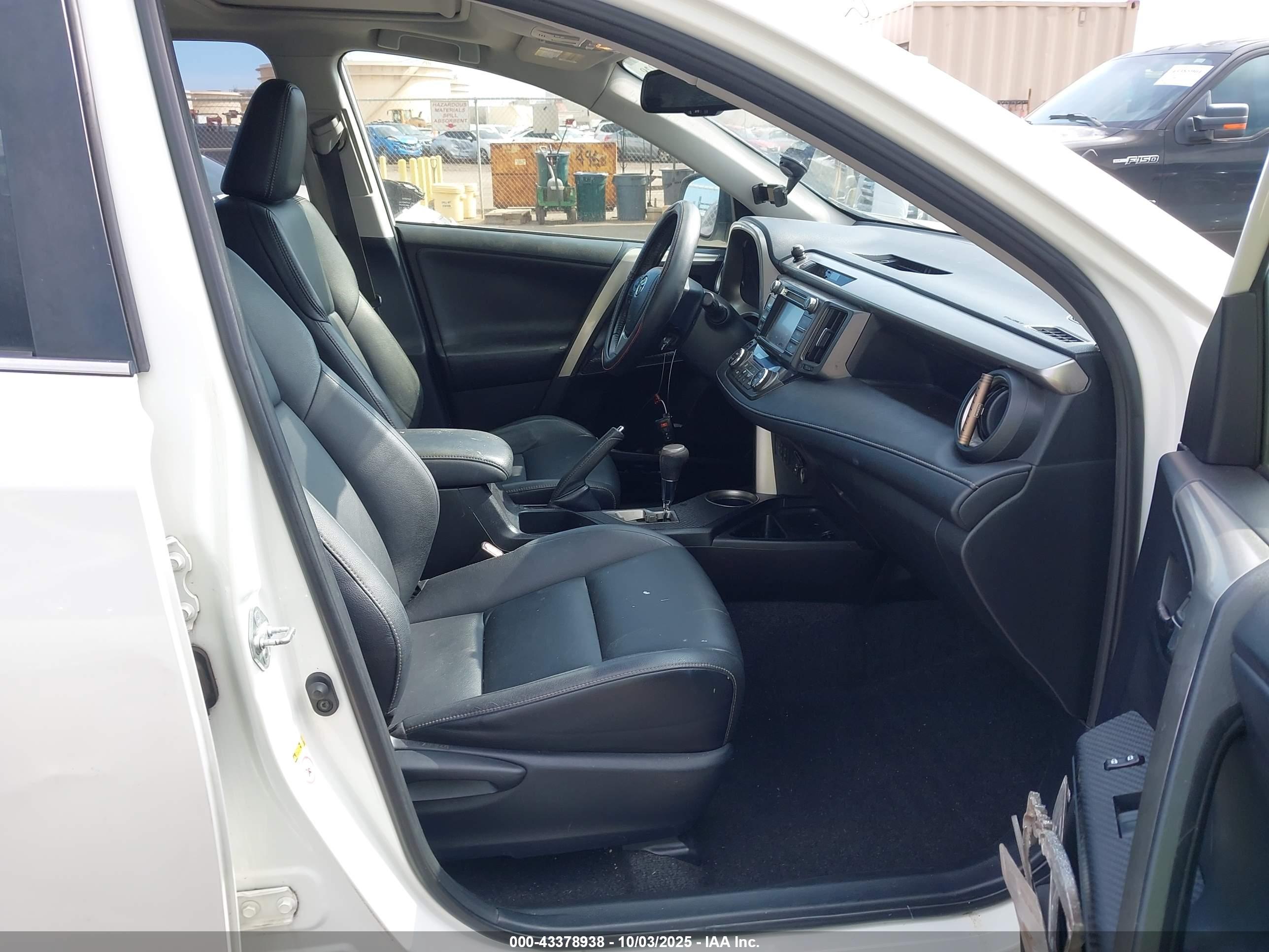 TOYOTA RAV4 image 5