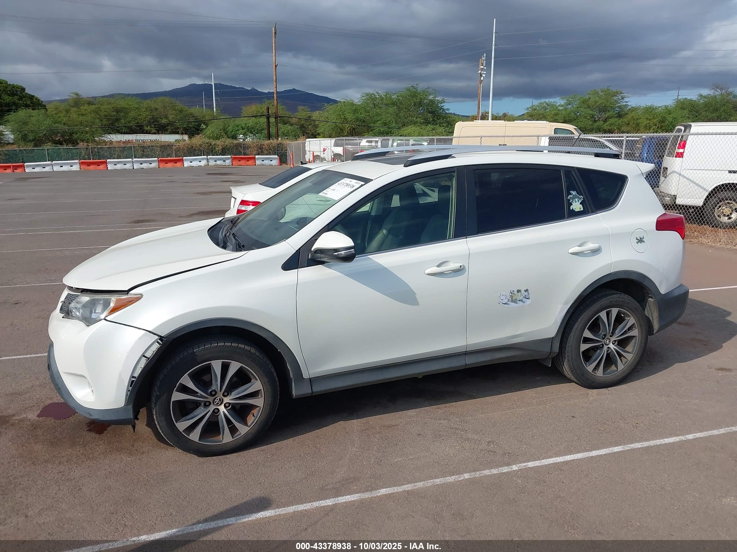 TOYOTA RAV4 image 6