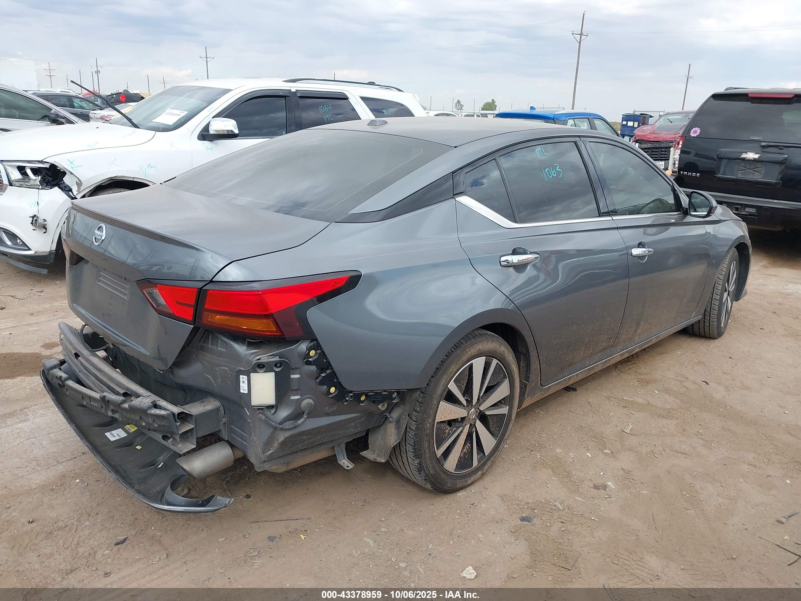 NISSAN ALTIMA image 4