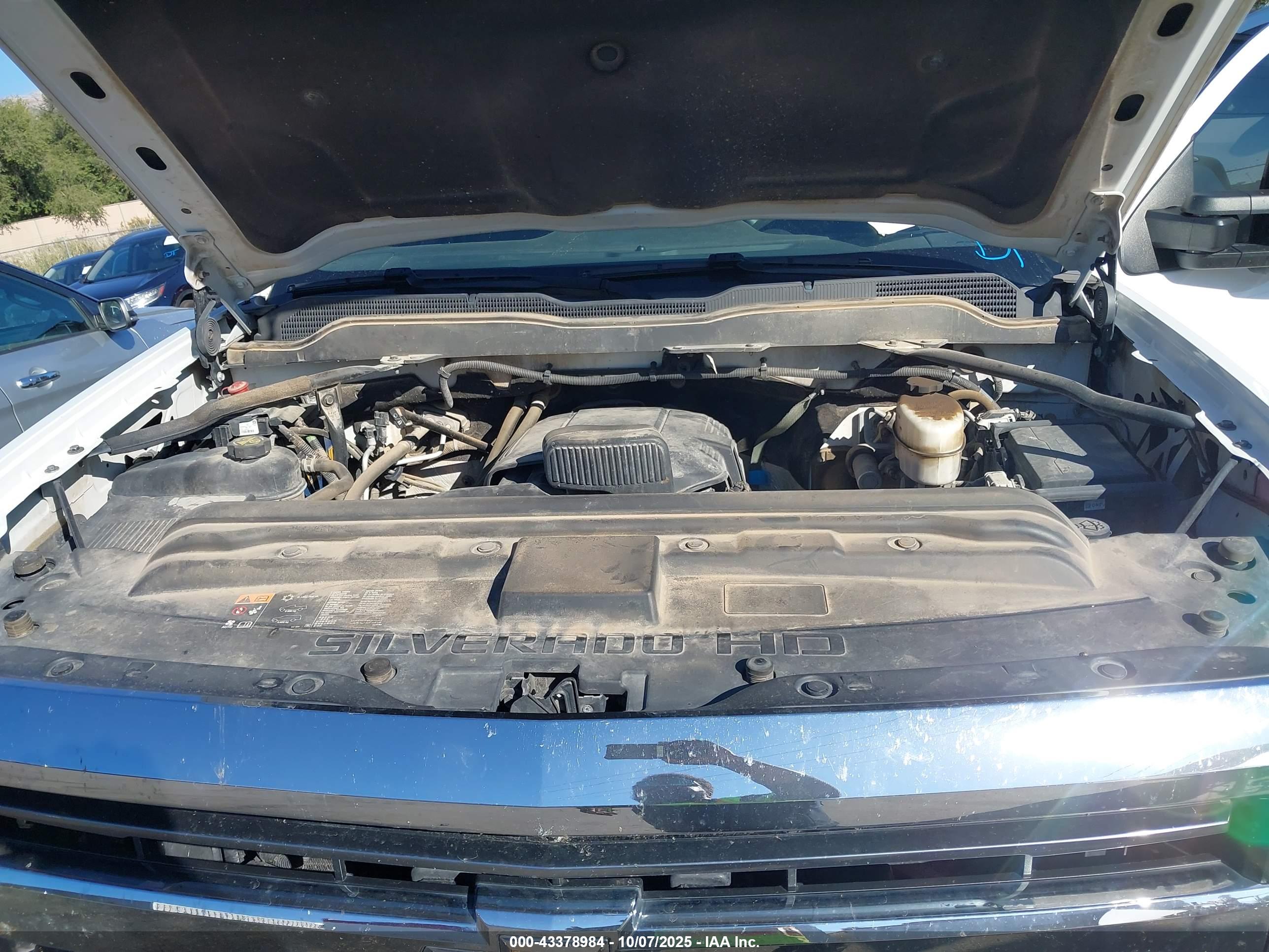 CHEVROLET SILVERADO image 10