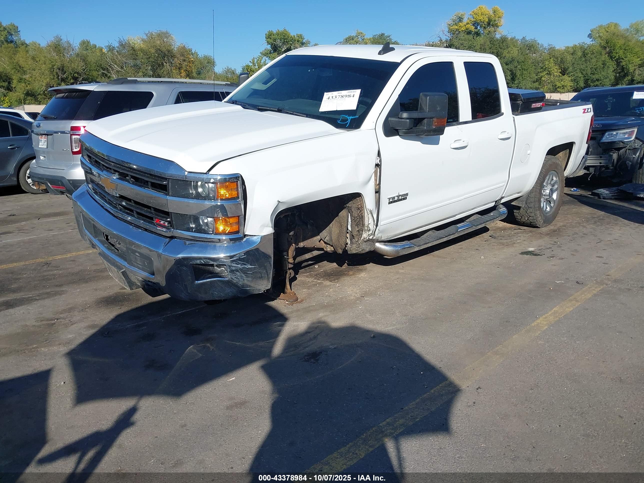 CHEVROLET SILVERADO image 2