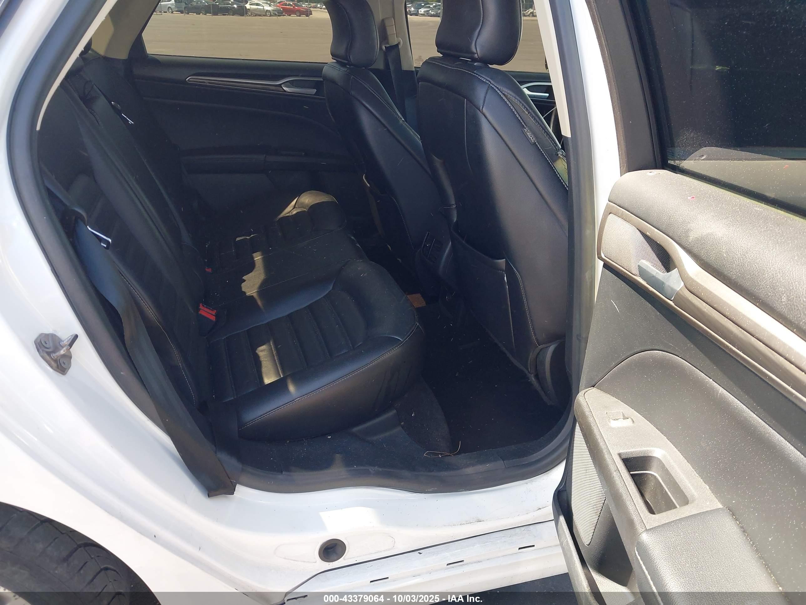 FORD FUSION image 8
