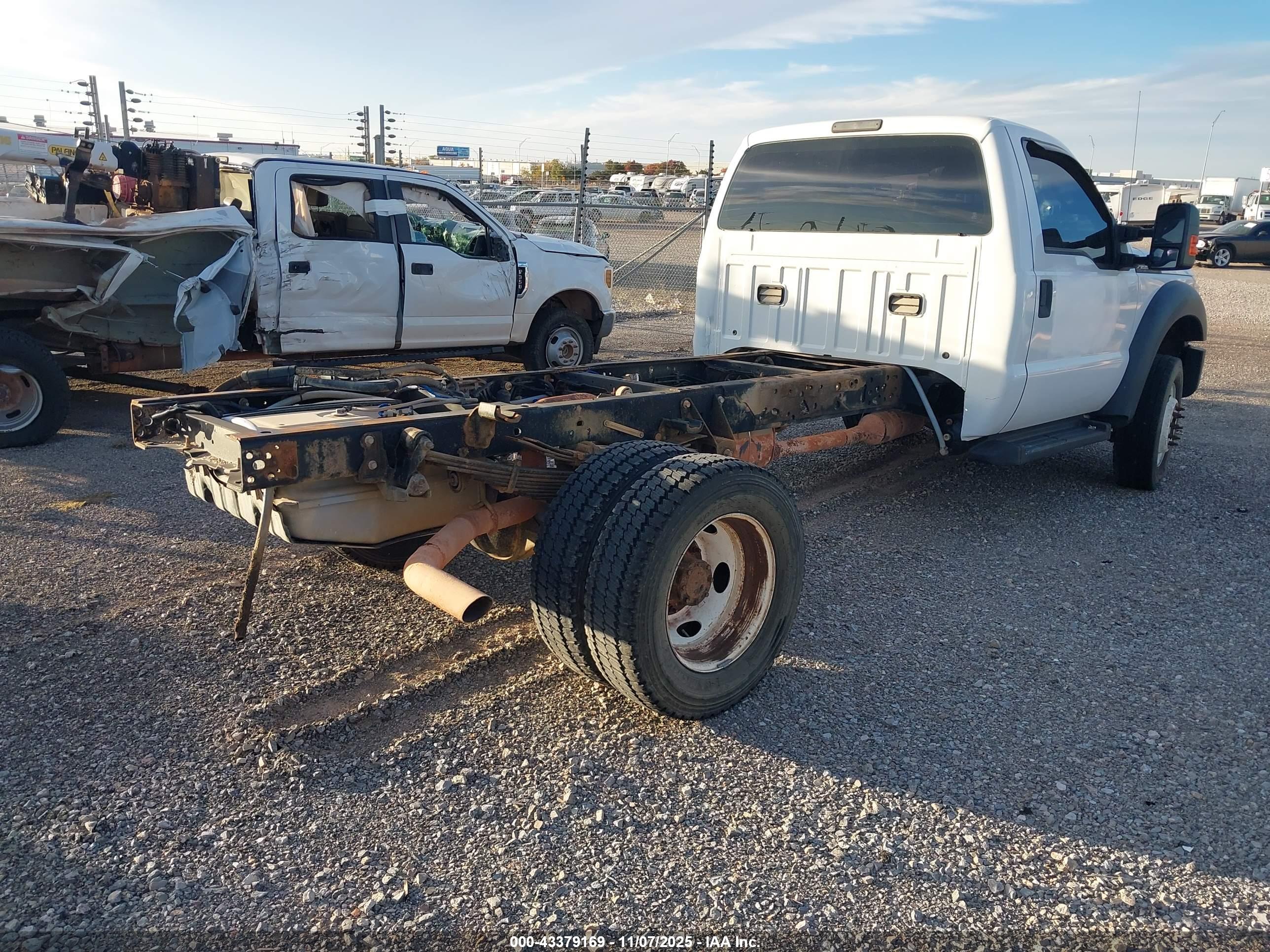 FORD F-550 image 4