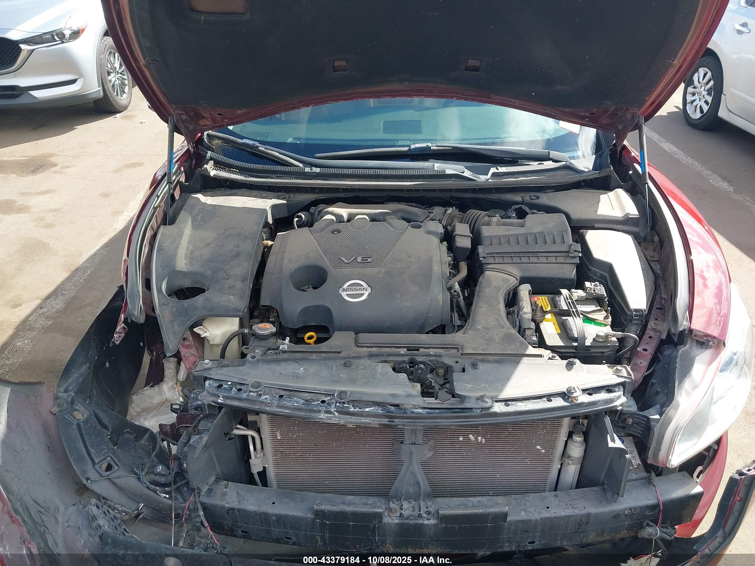 NISSAN MAXIMA image 10