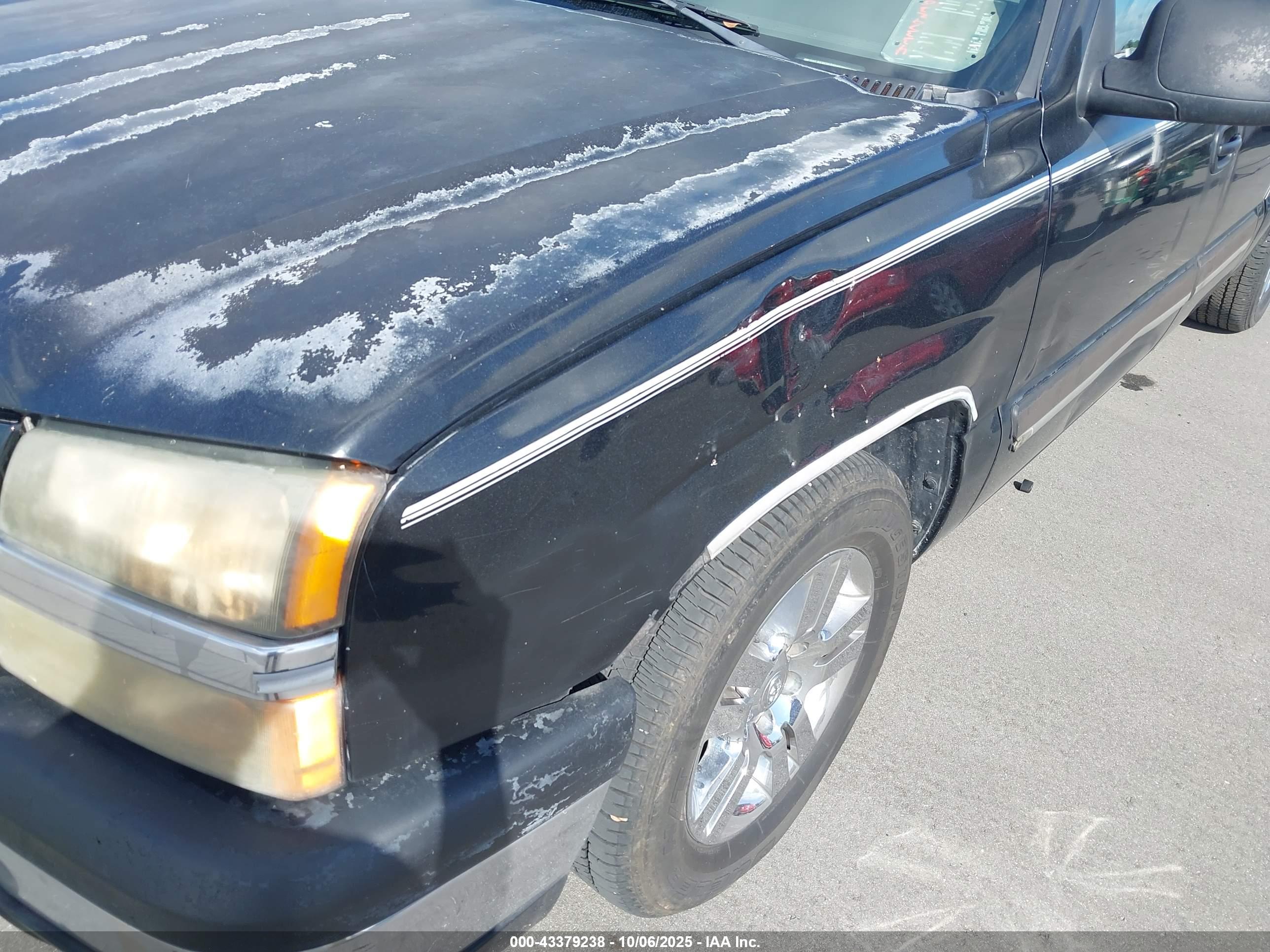 CHEVROLET SILVERADO image 6