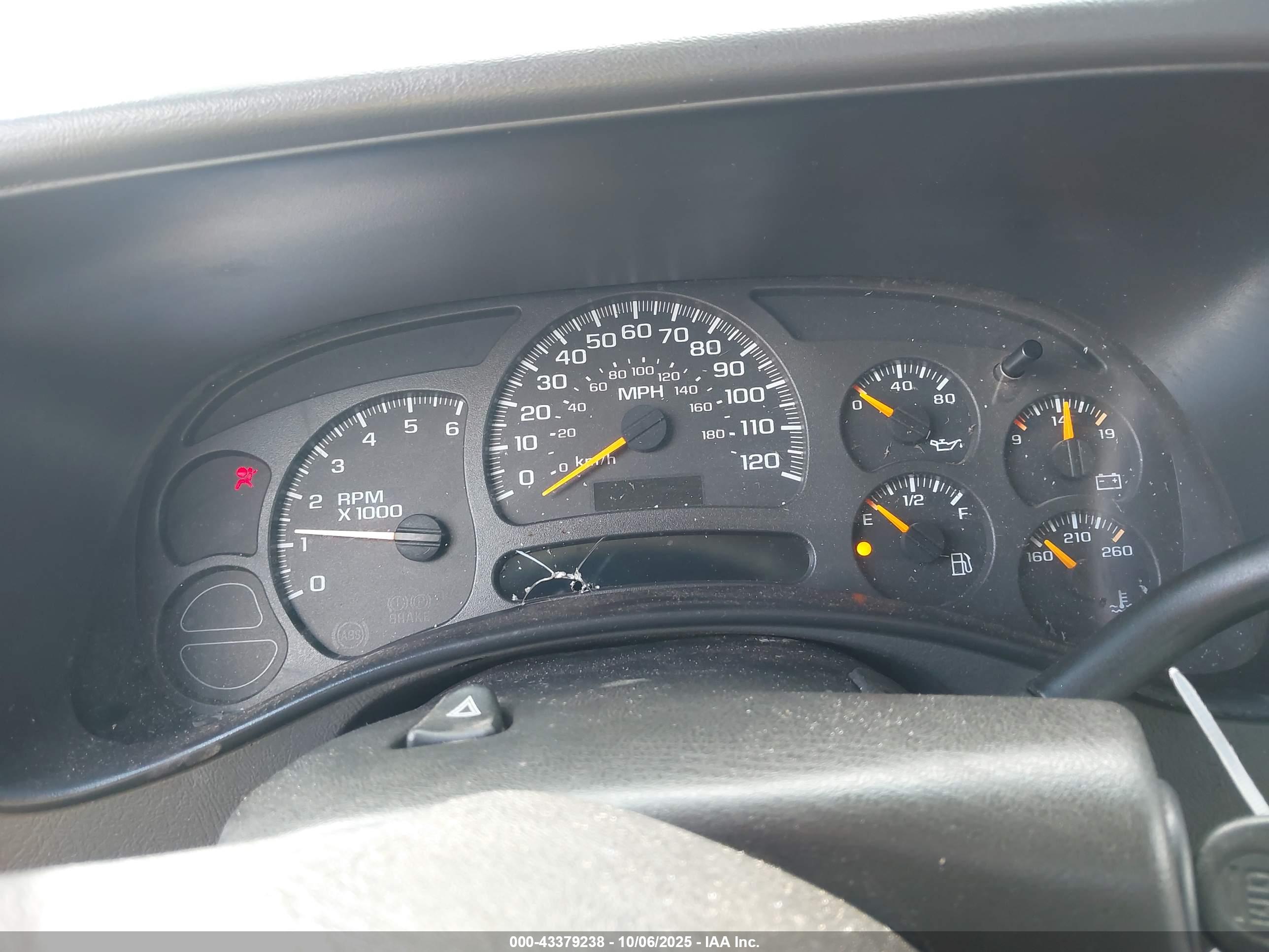 CHEVROLET SILVERADO image 7