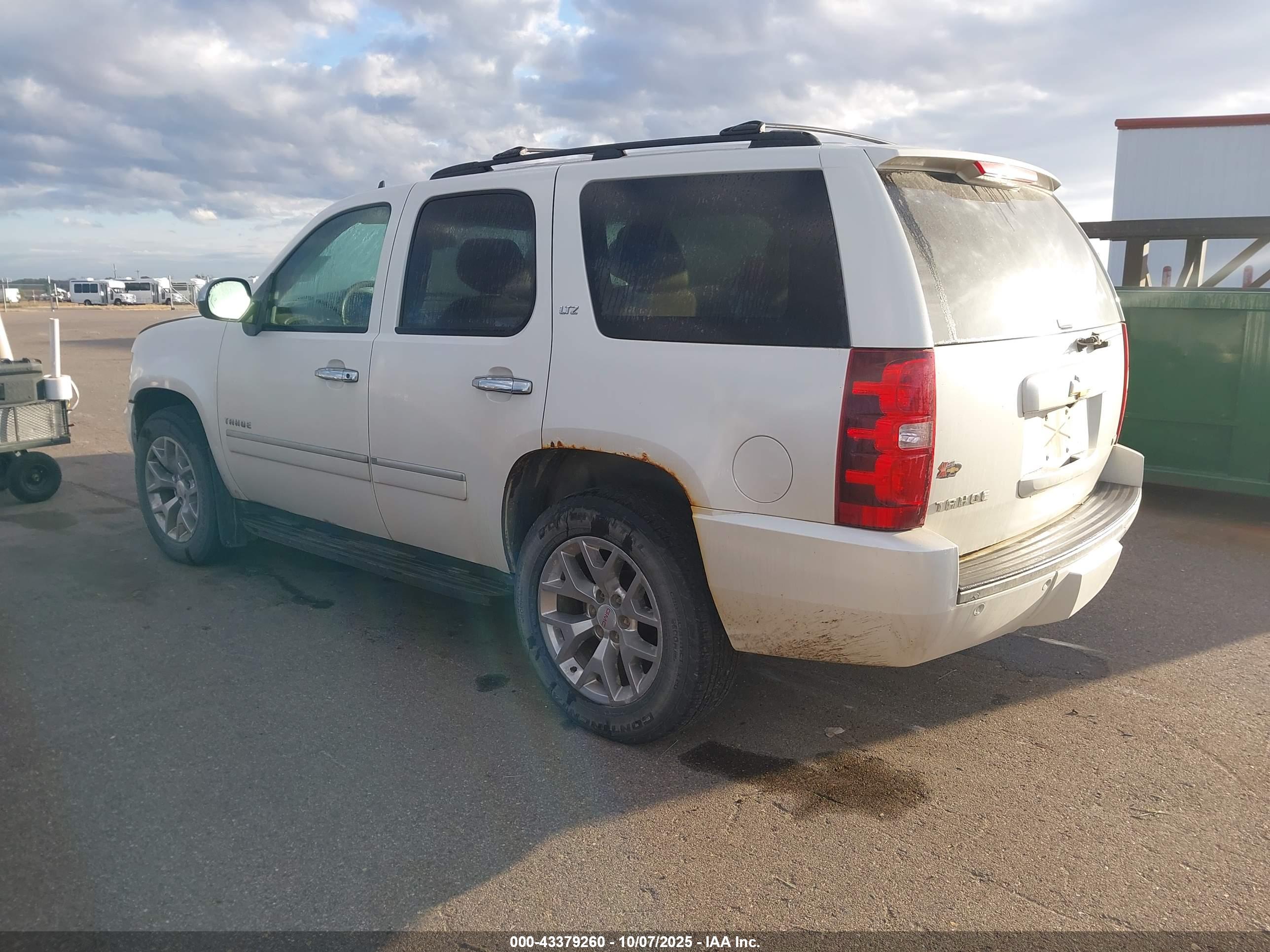CHEVROLET TAHOE image 3