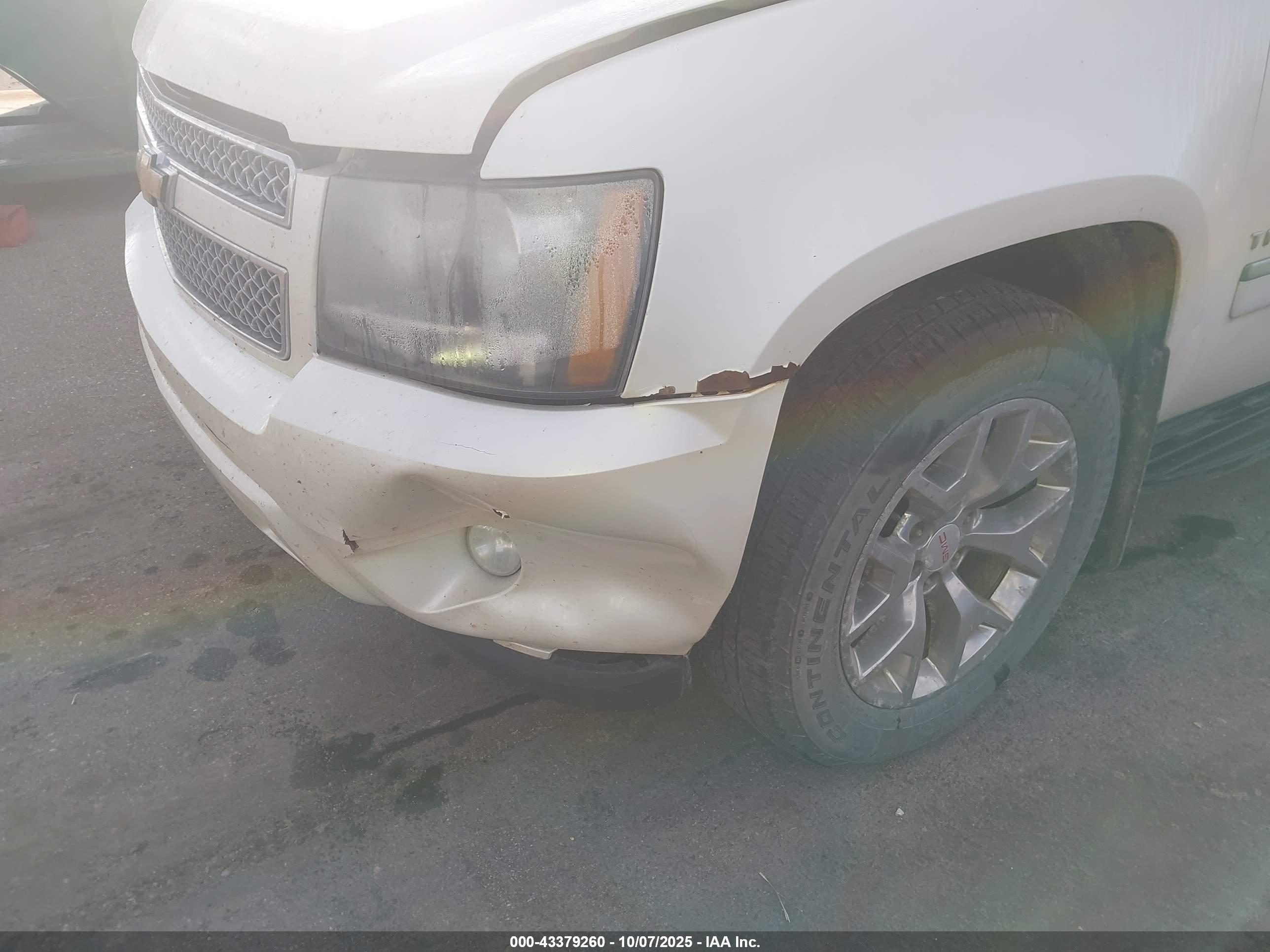 CHEVROLET TAHOE image 6