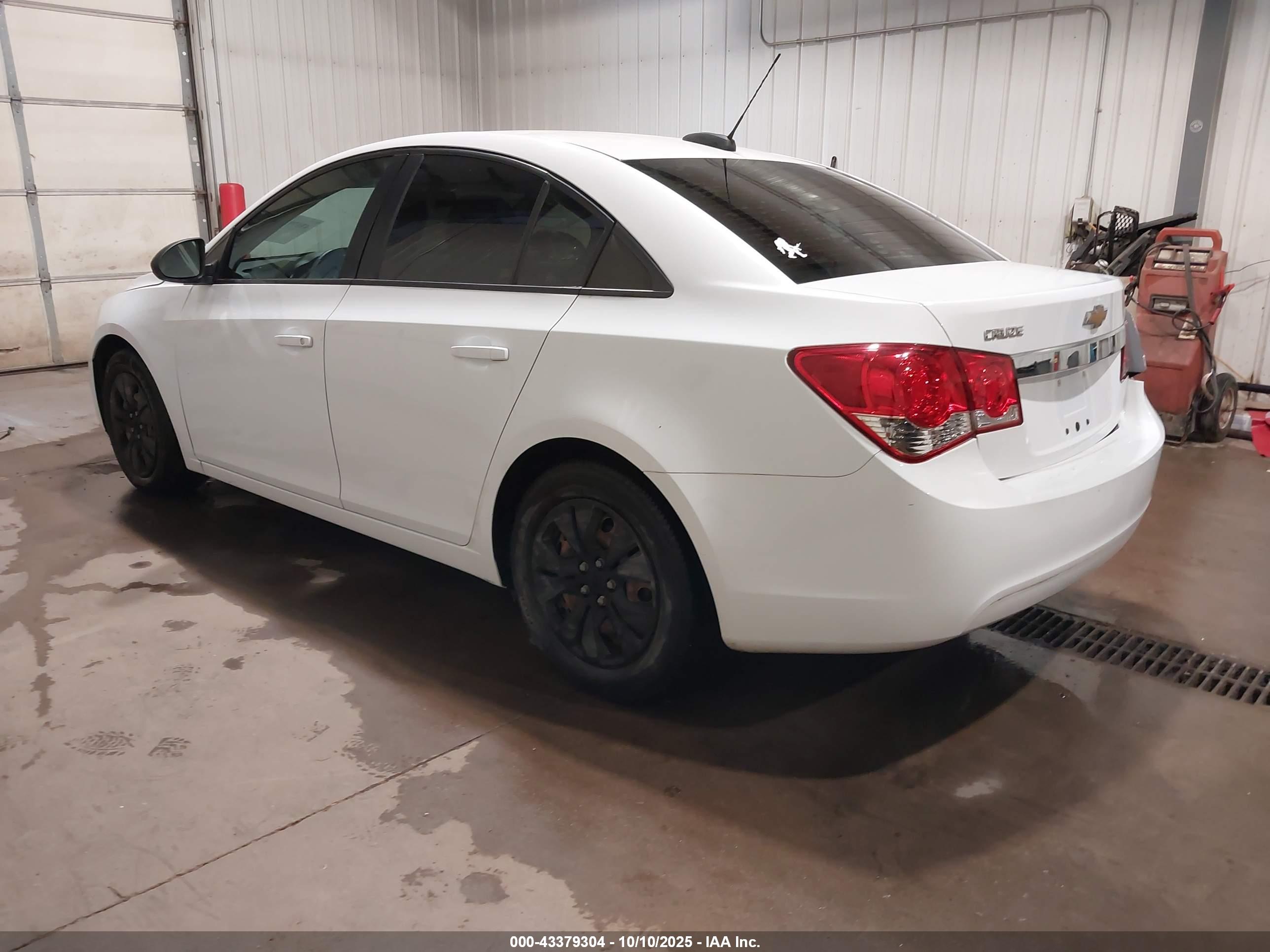 CHEVROLET CRUZE image 3