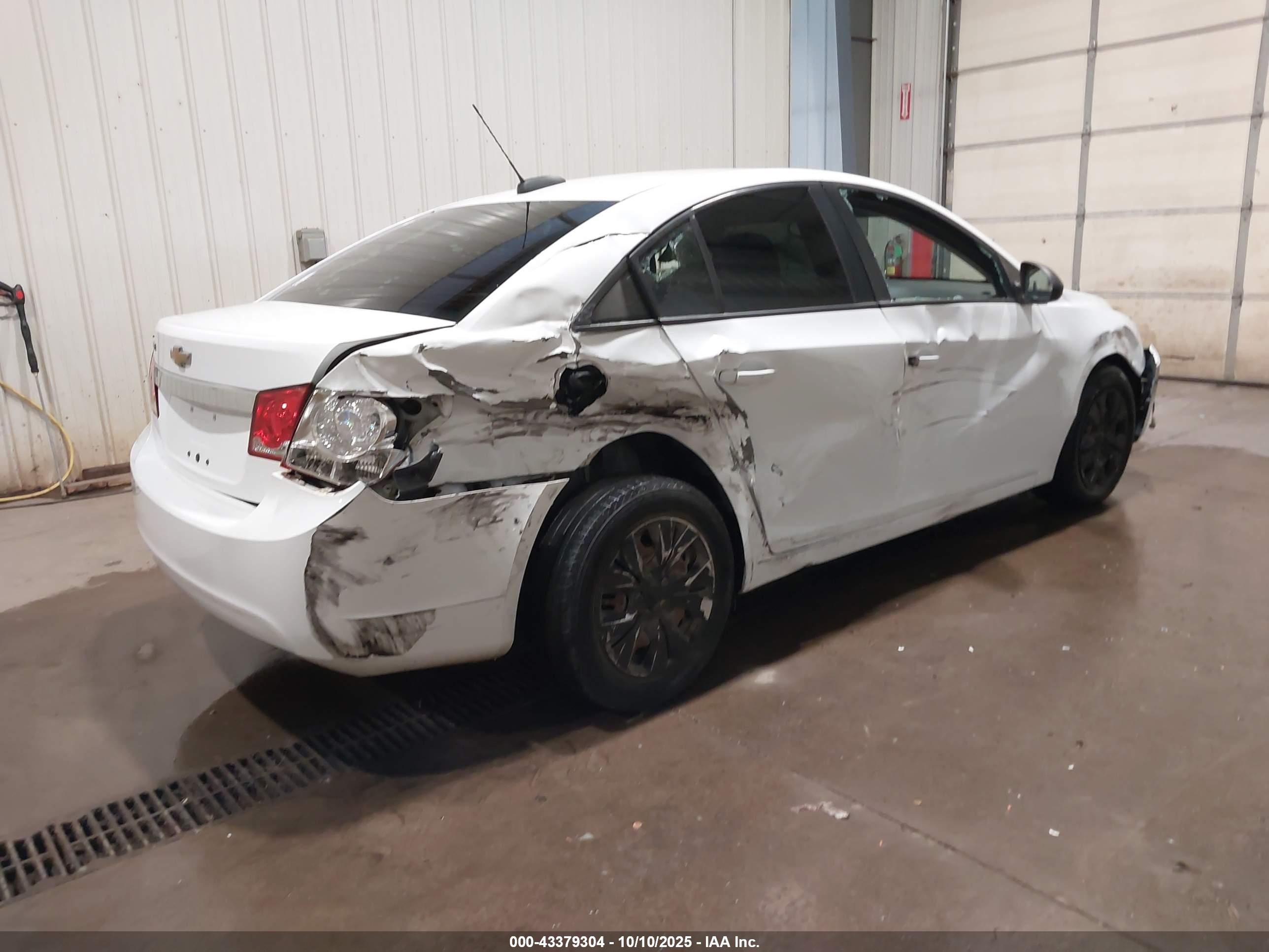 CHEVROLET CRUZE image 4