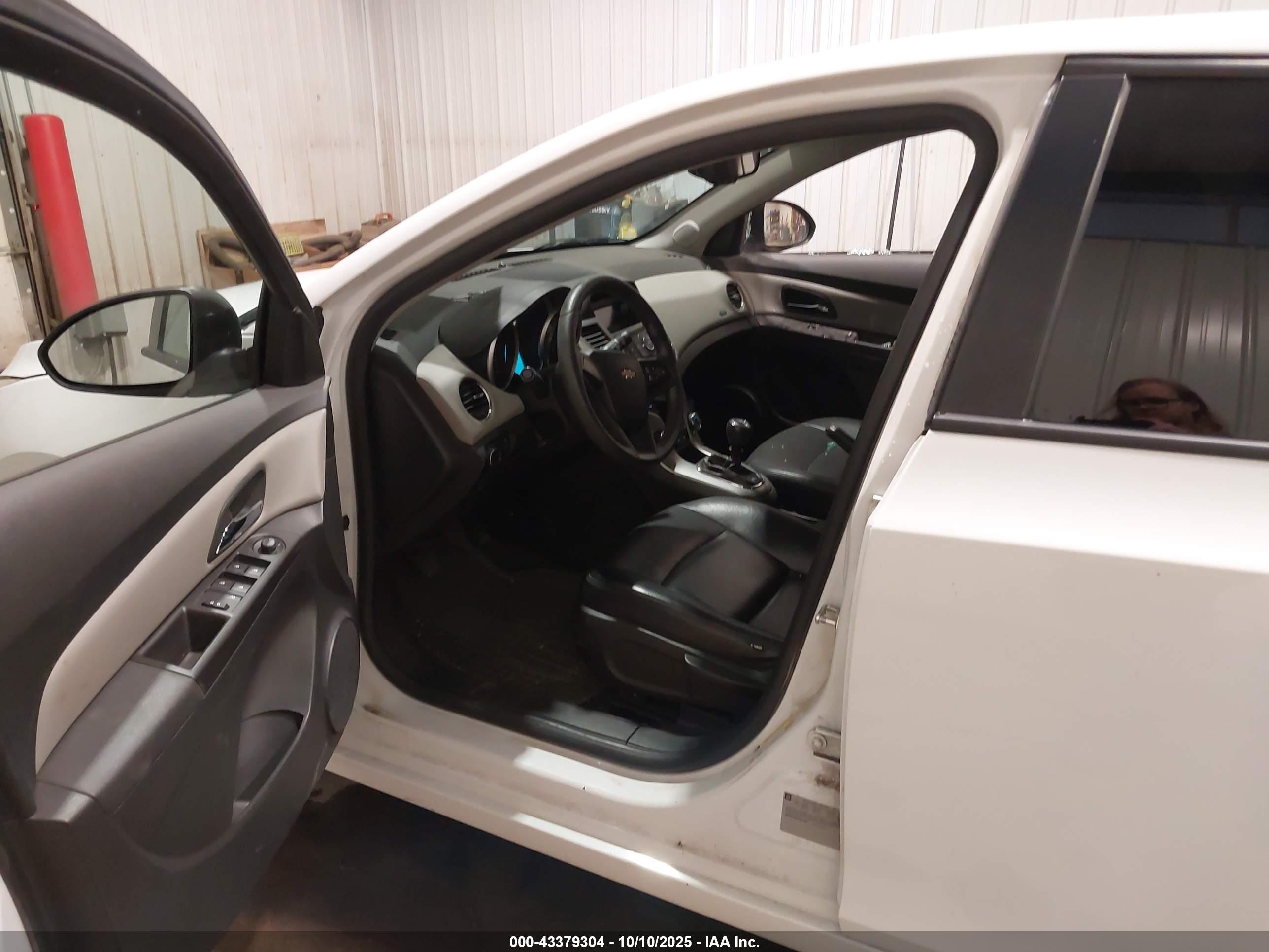 CHEVROLET CRUZE image 5