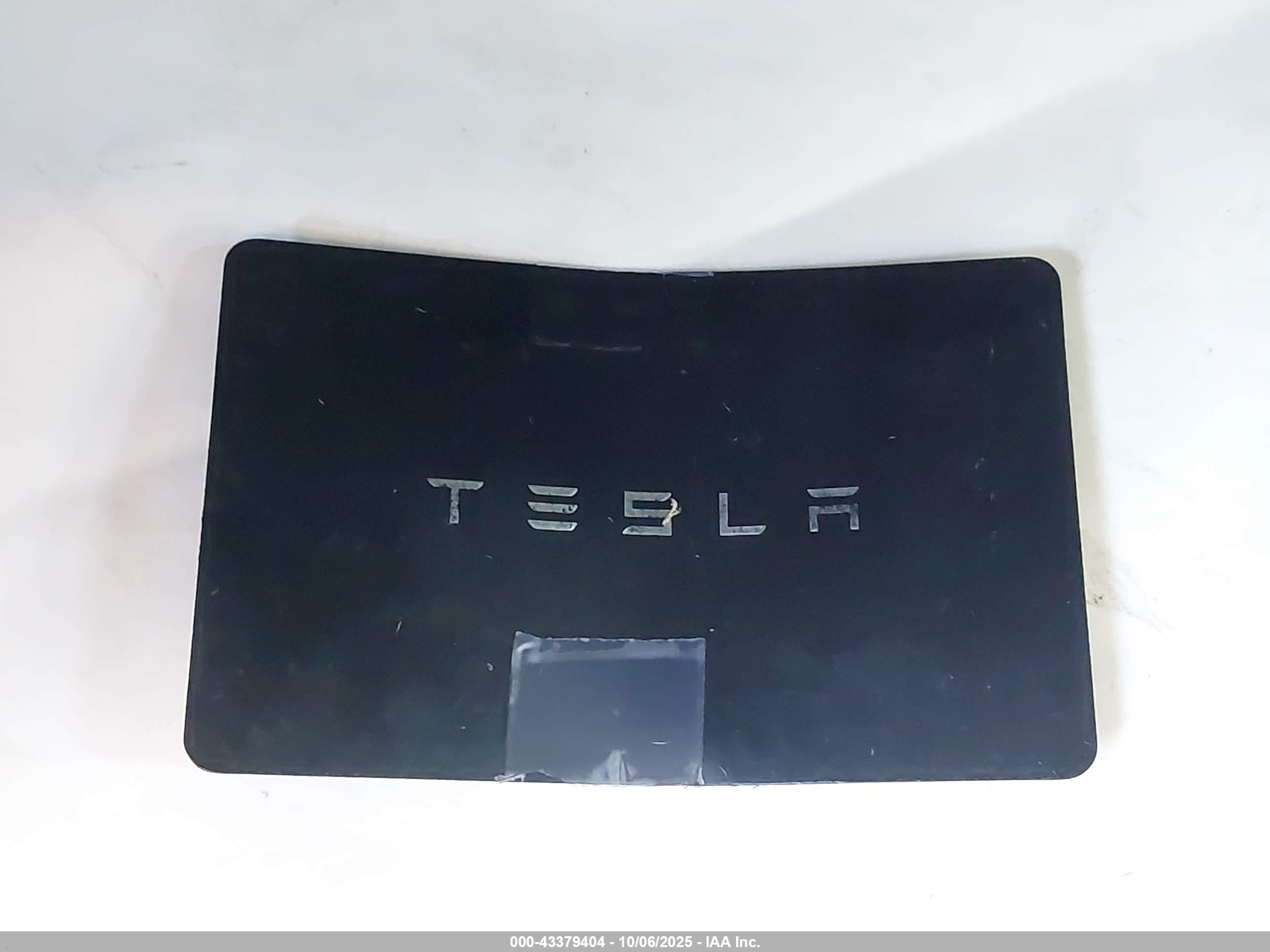 TESLA MODEL image 11