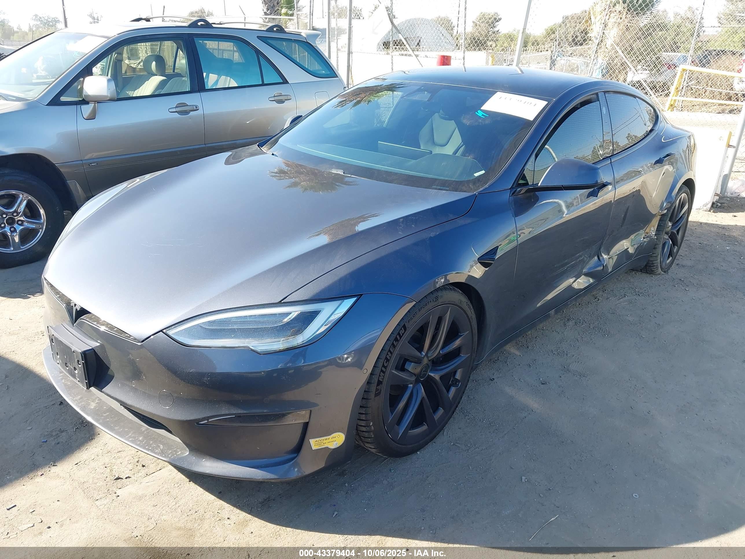 TESLA MODEL image 2
