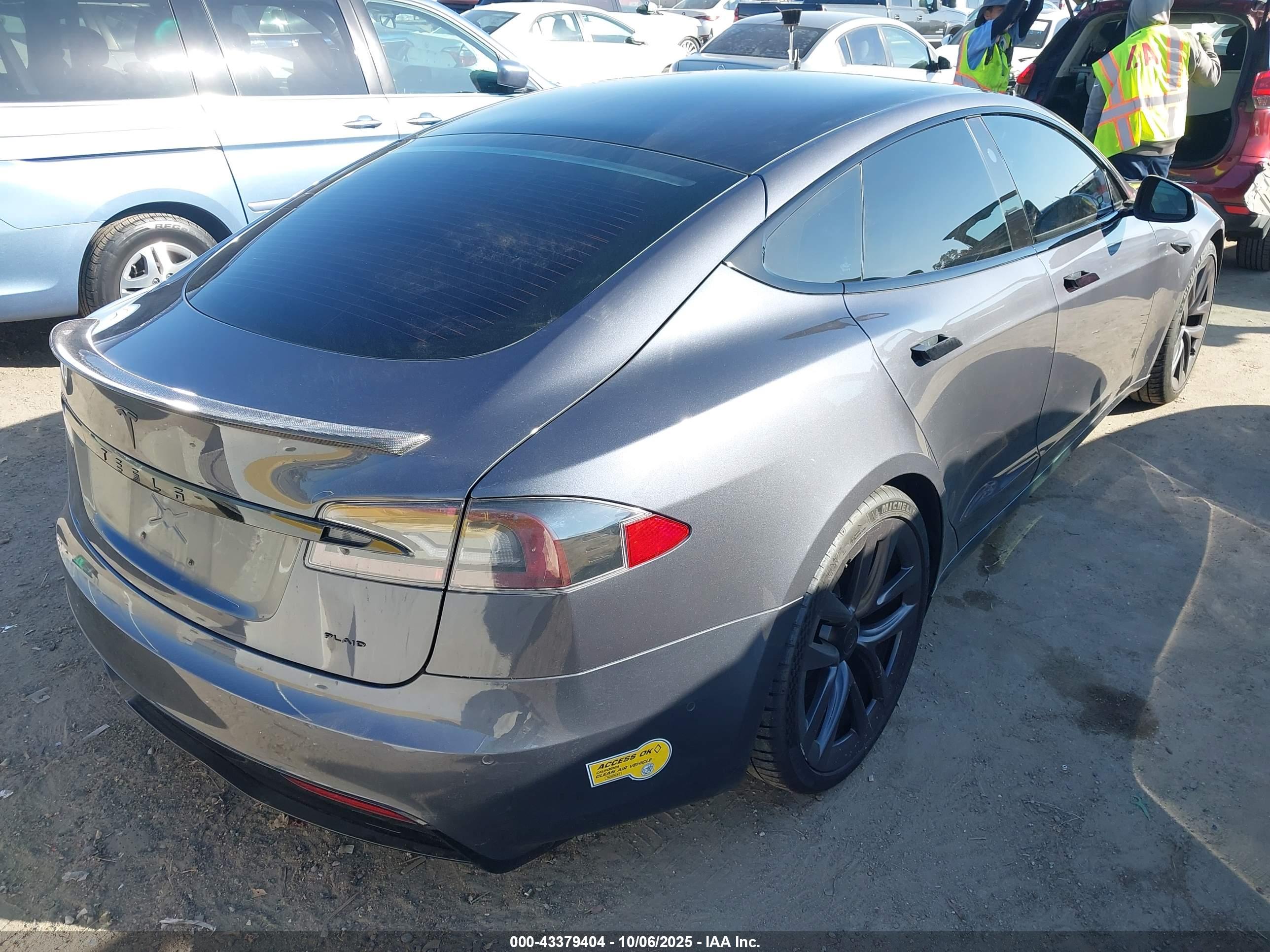 TESLA MODEL image 4