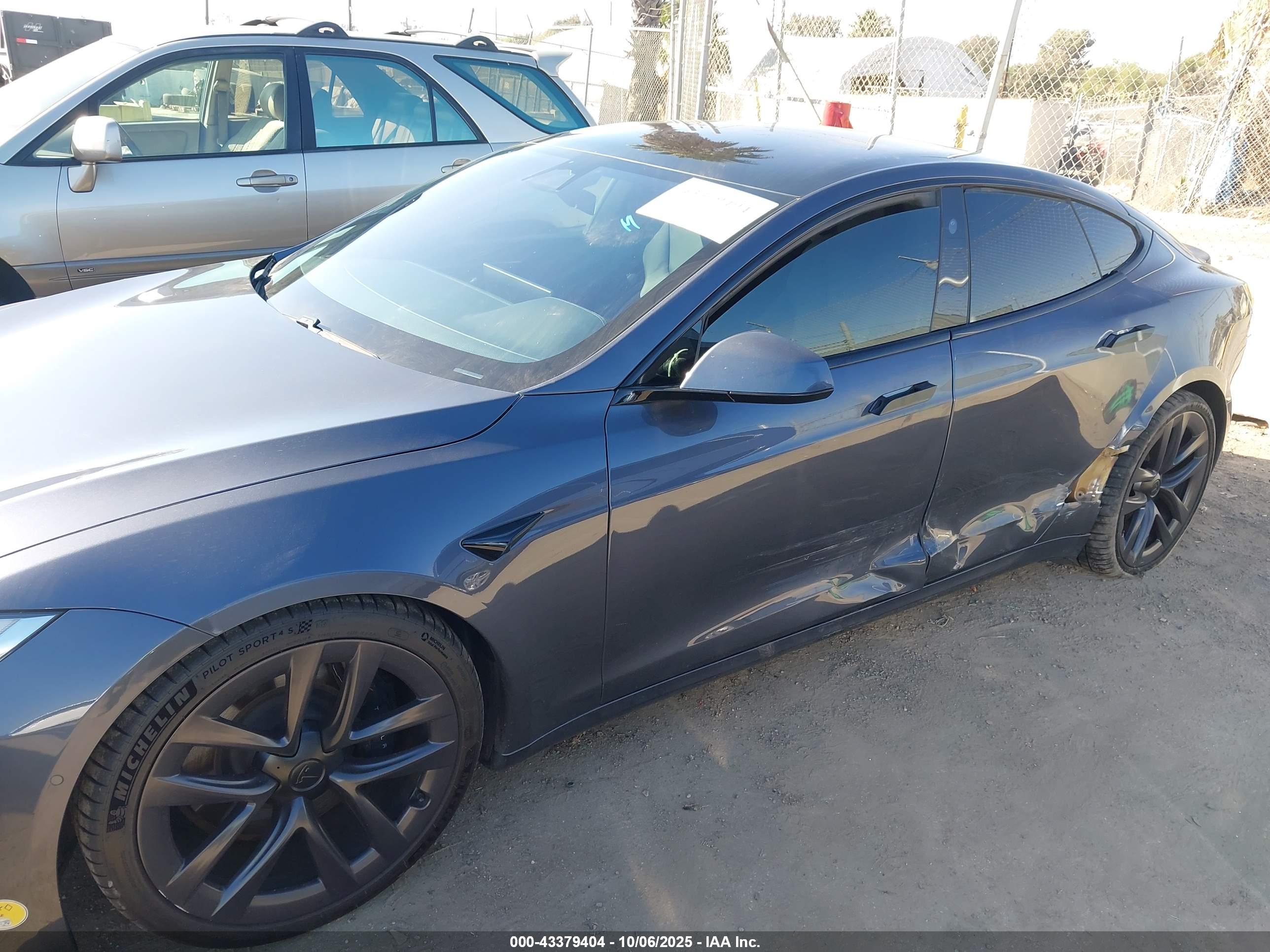 TESLA MODEL image 6