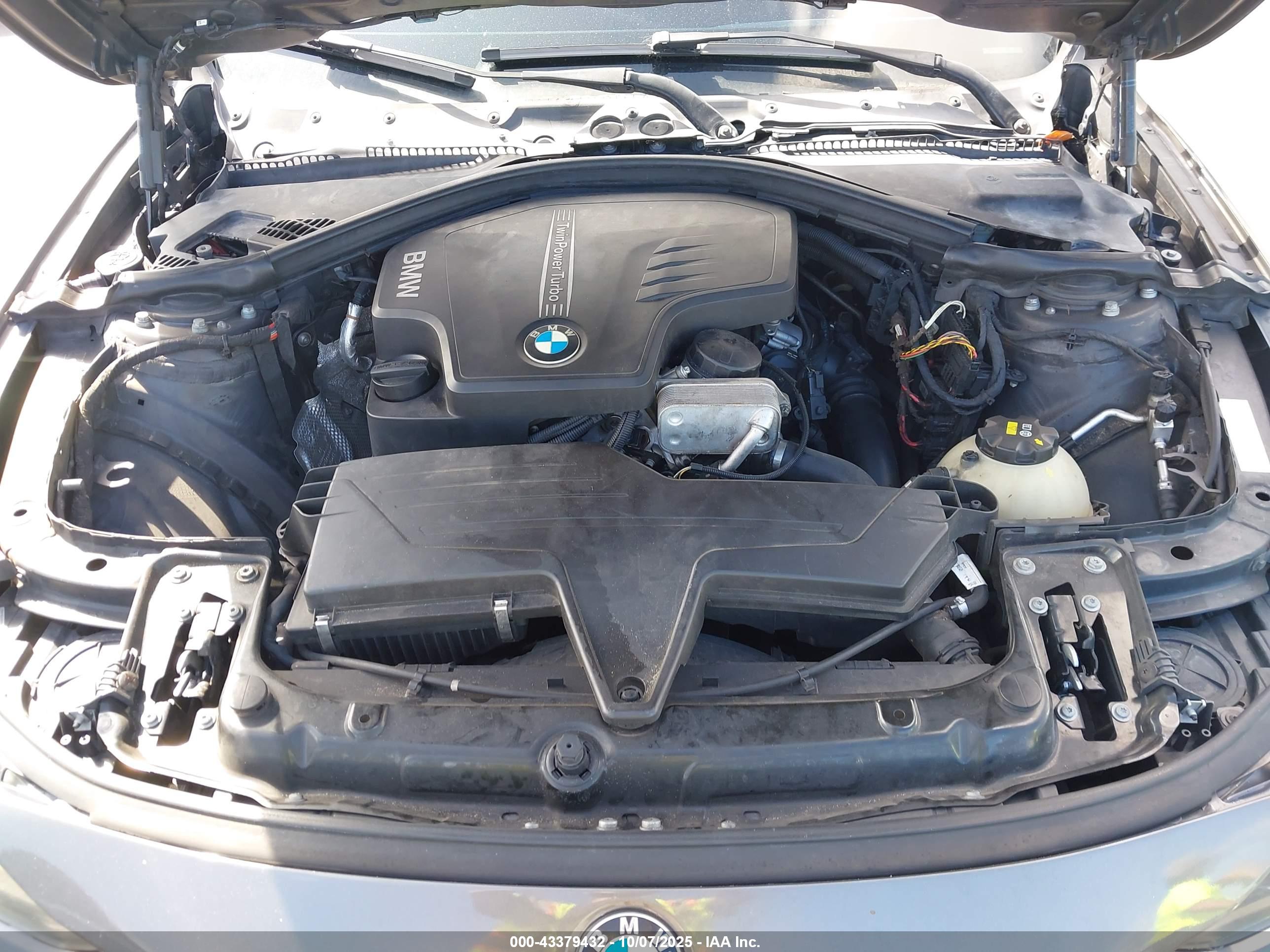 BMW 320I image 10