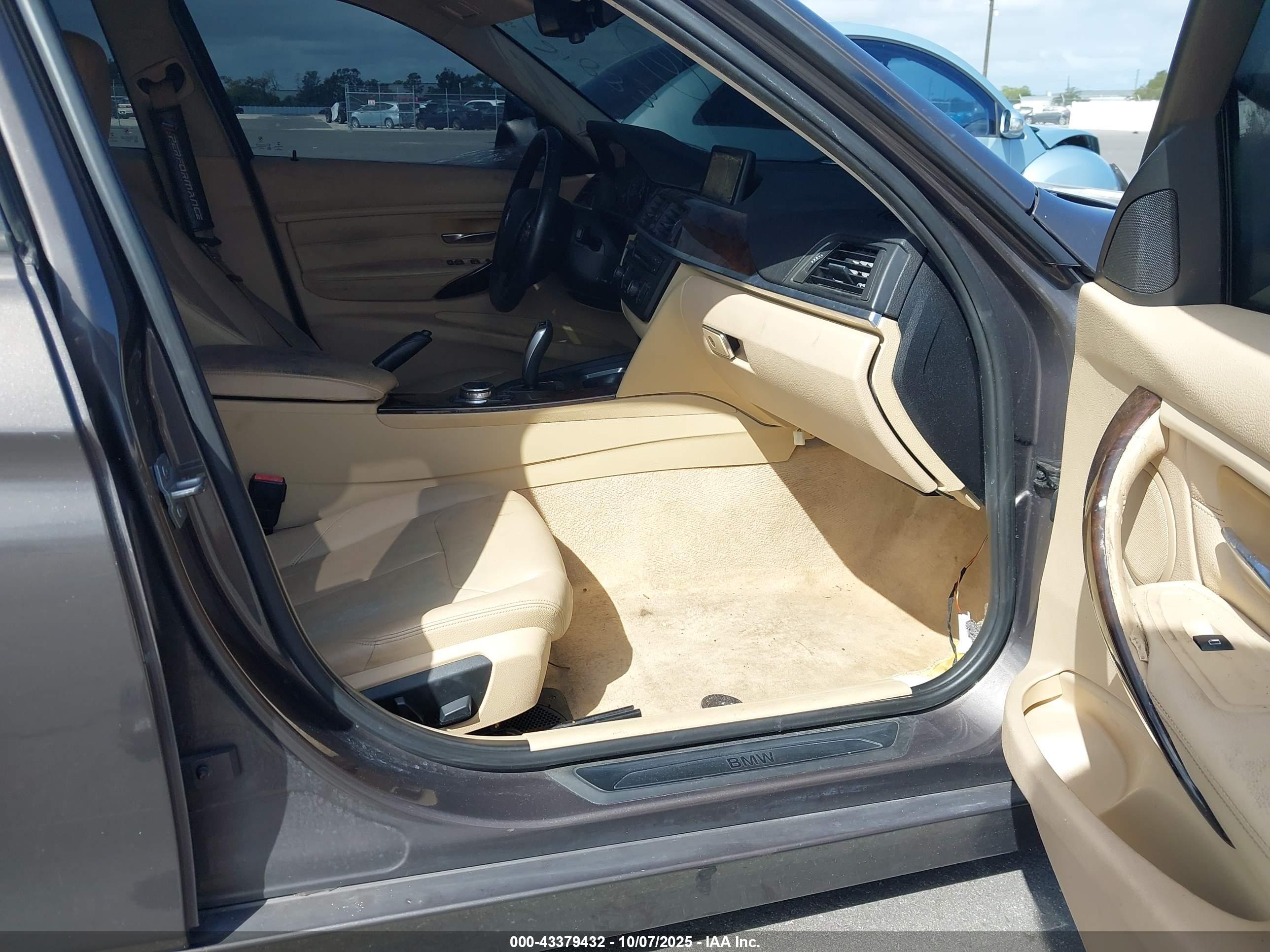 BMW 320I image 5