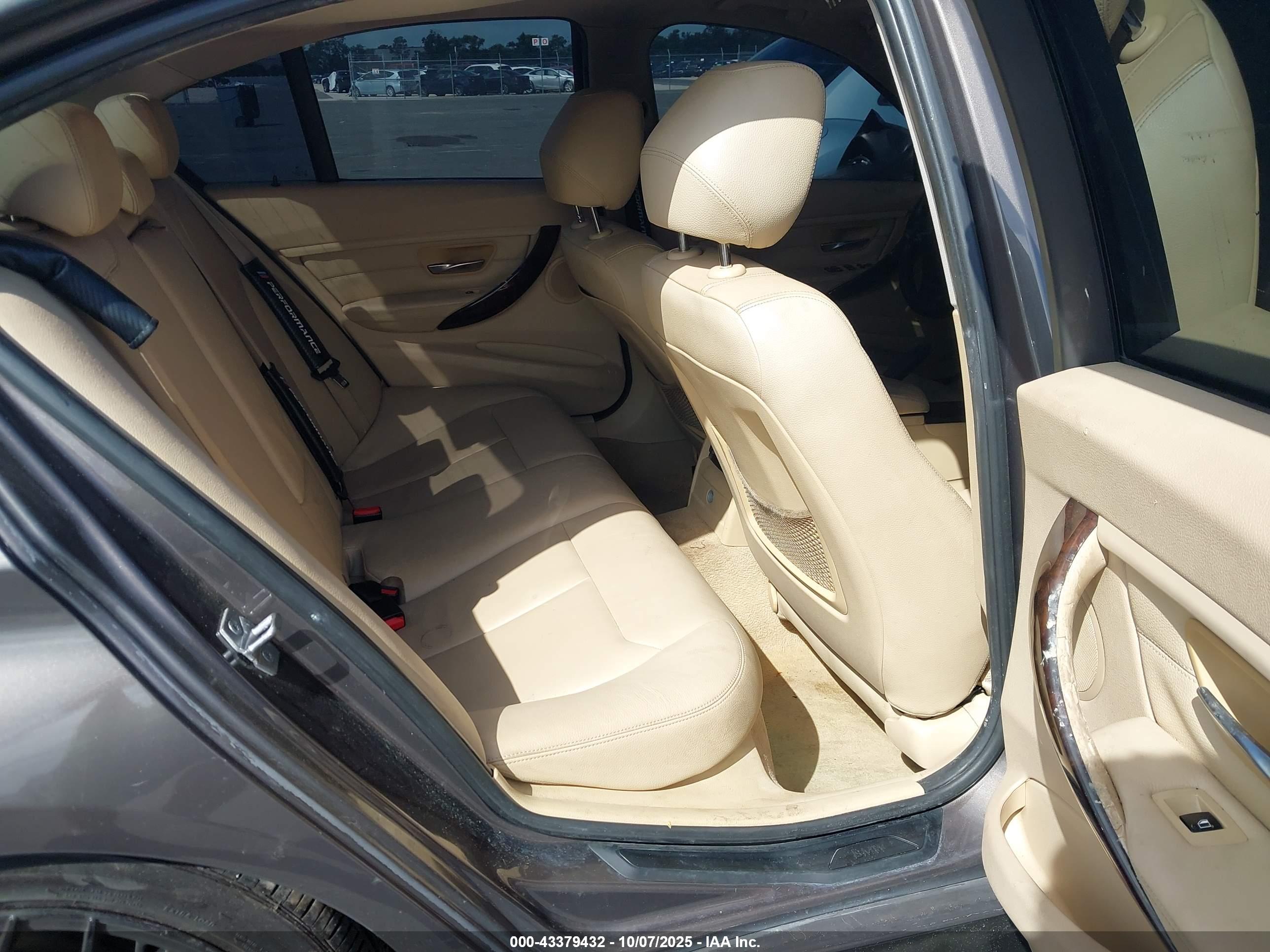 BMW 320I image 8