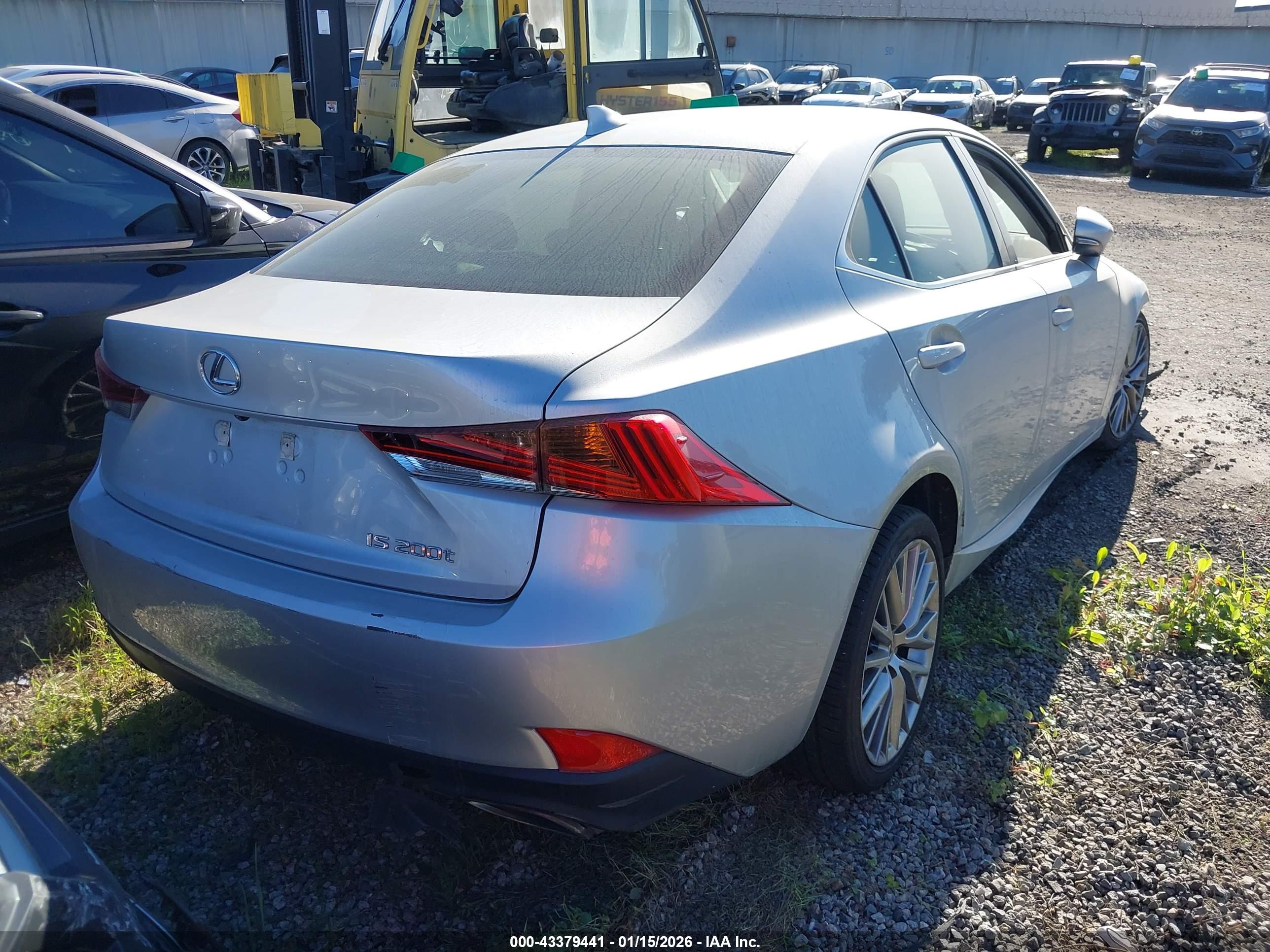 LEXUS IS image 4