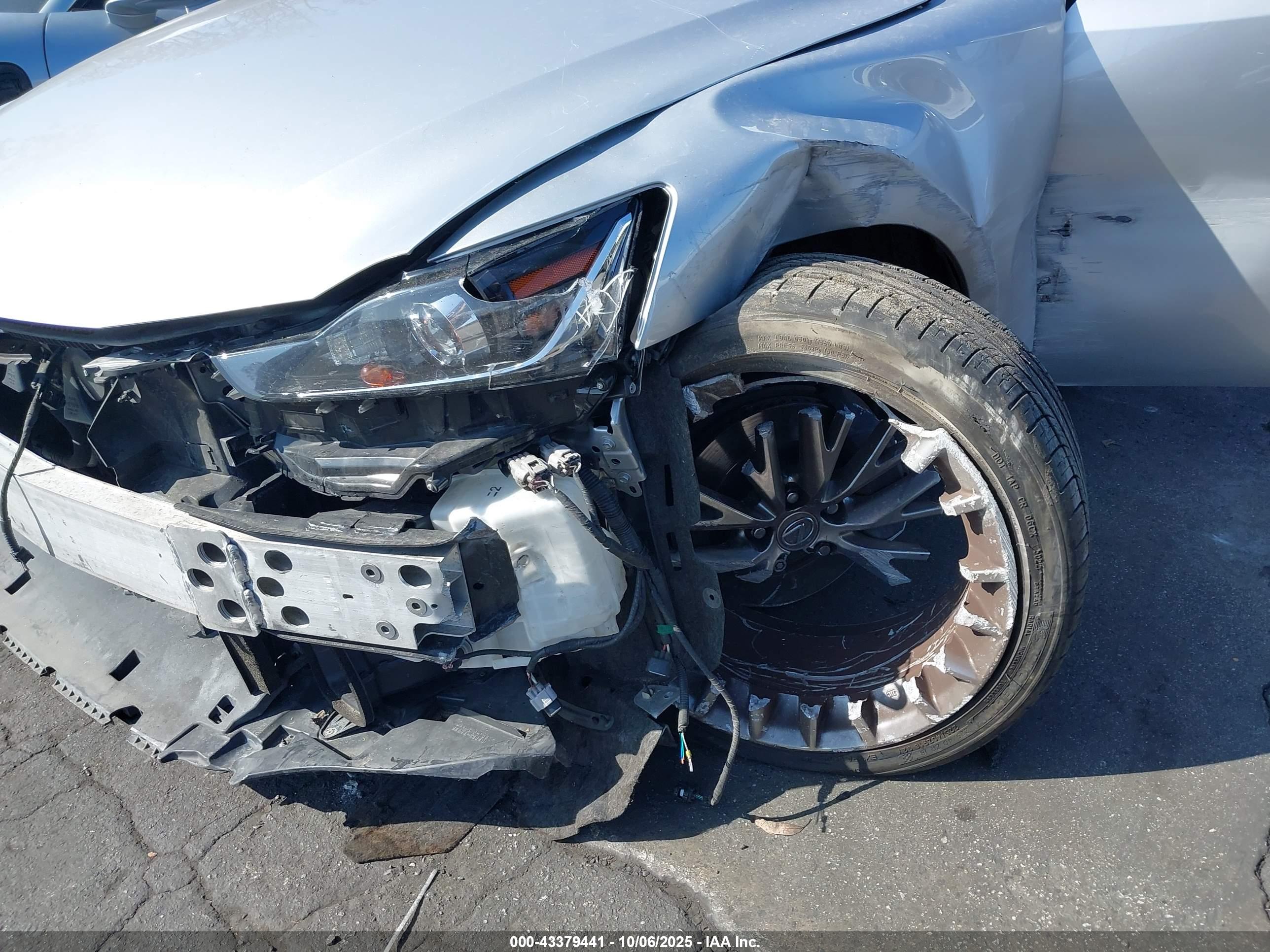 LEXUS IS image 6