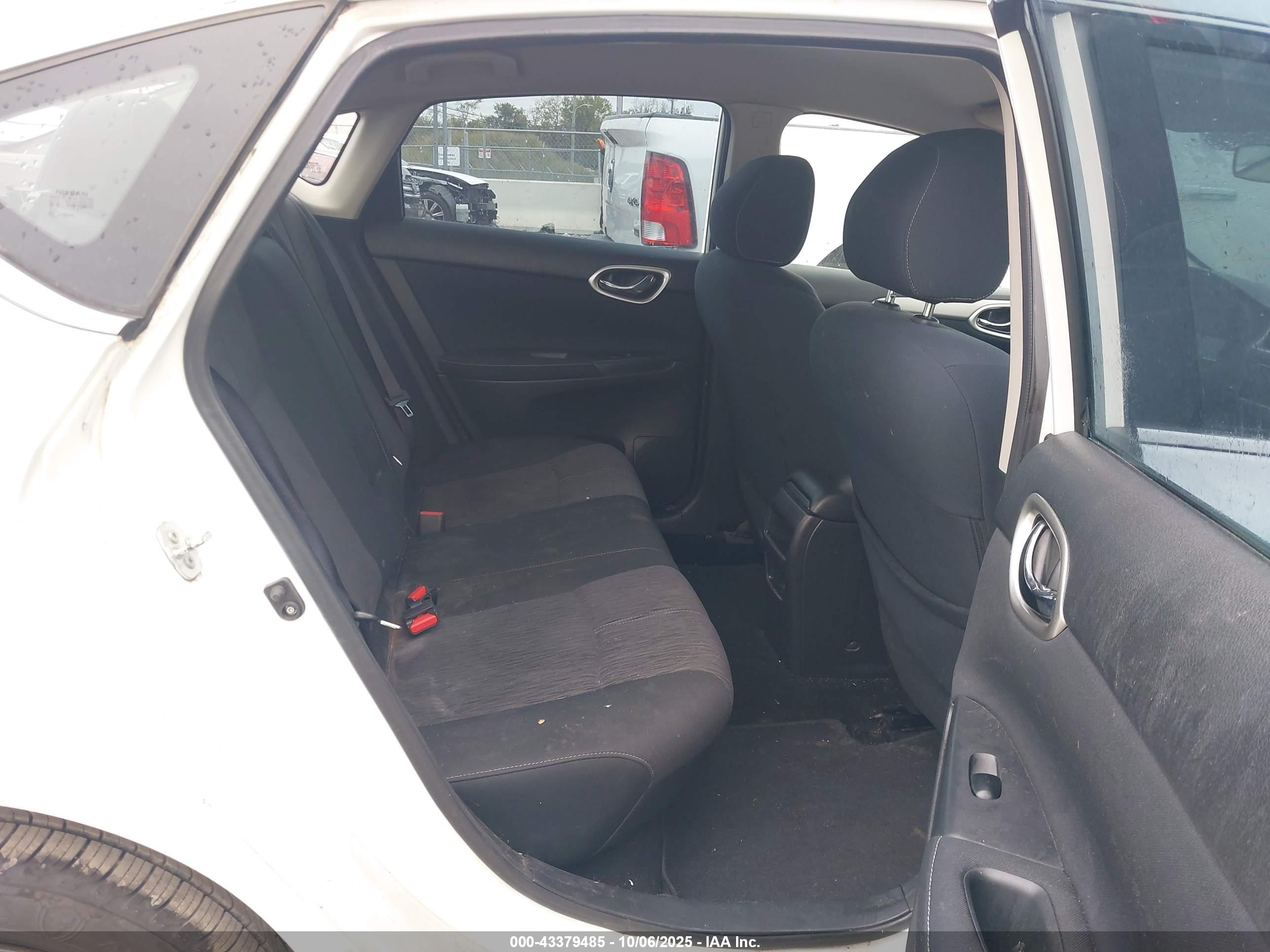 NISSAN SENTRA image 8