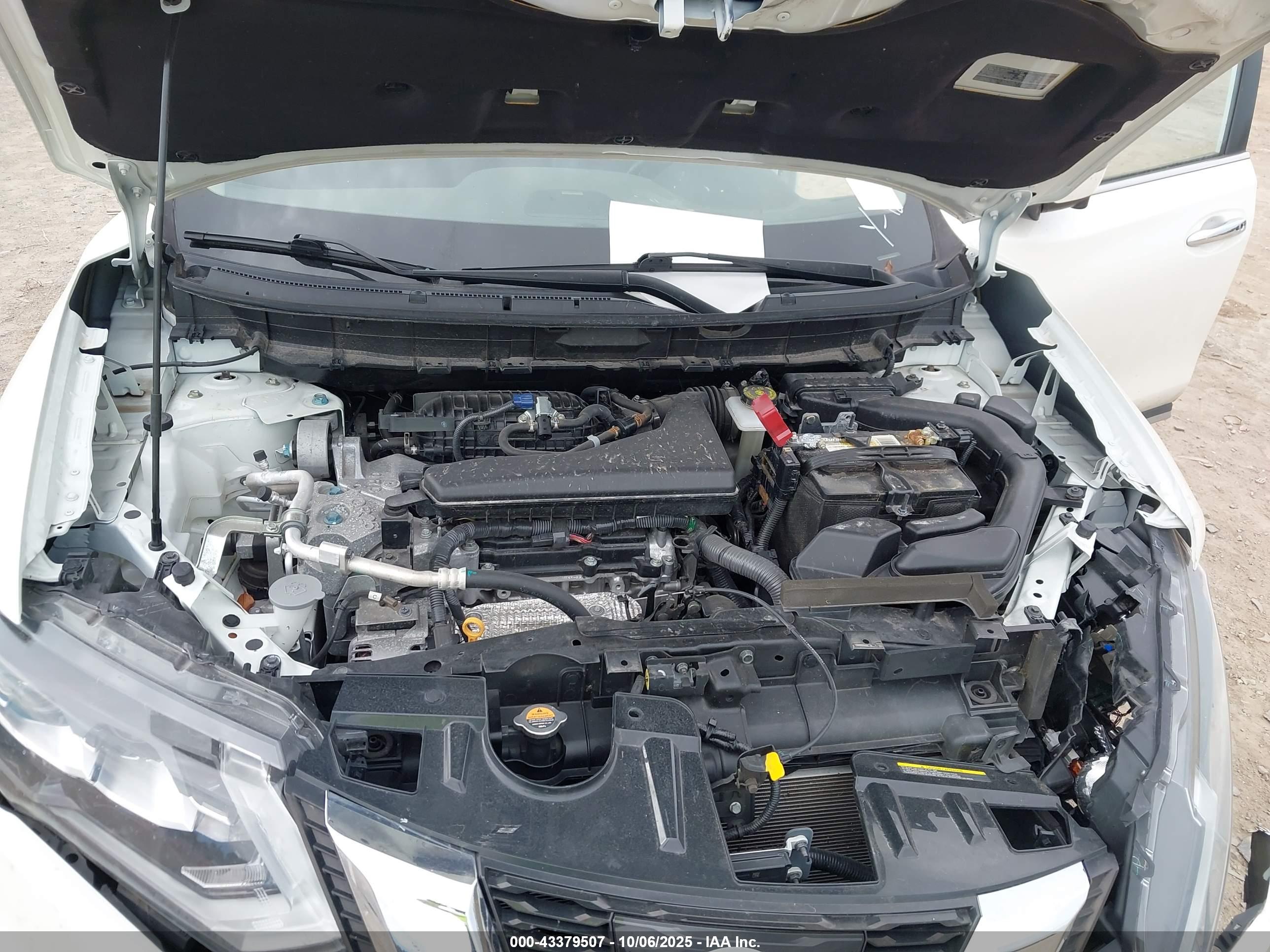 NISSAN ROGUE image 10