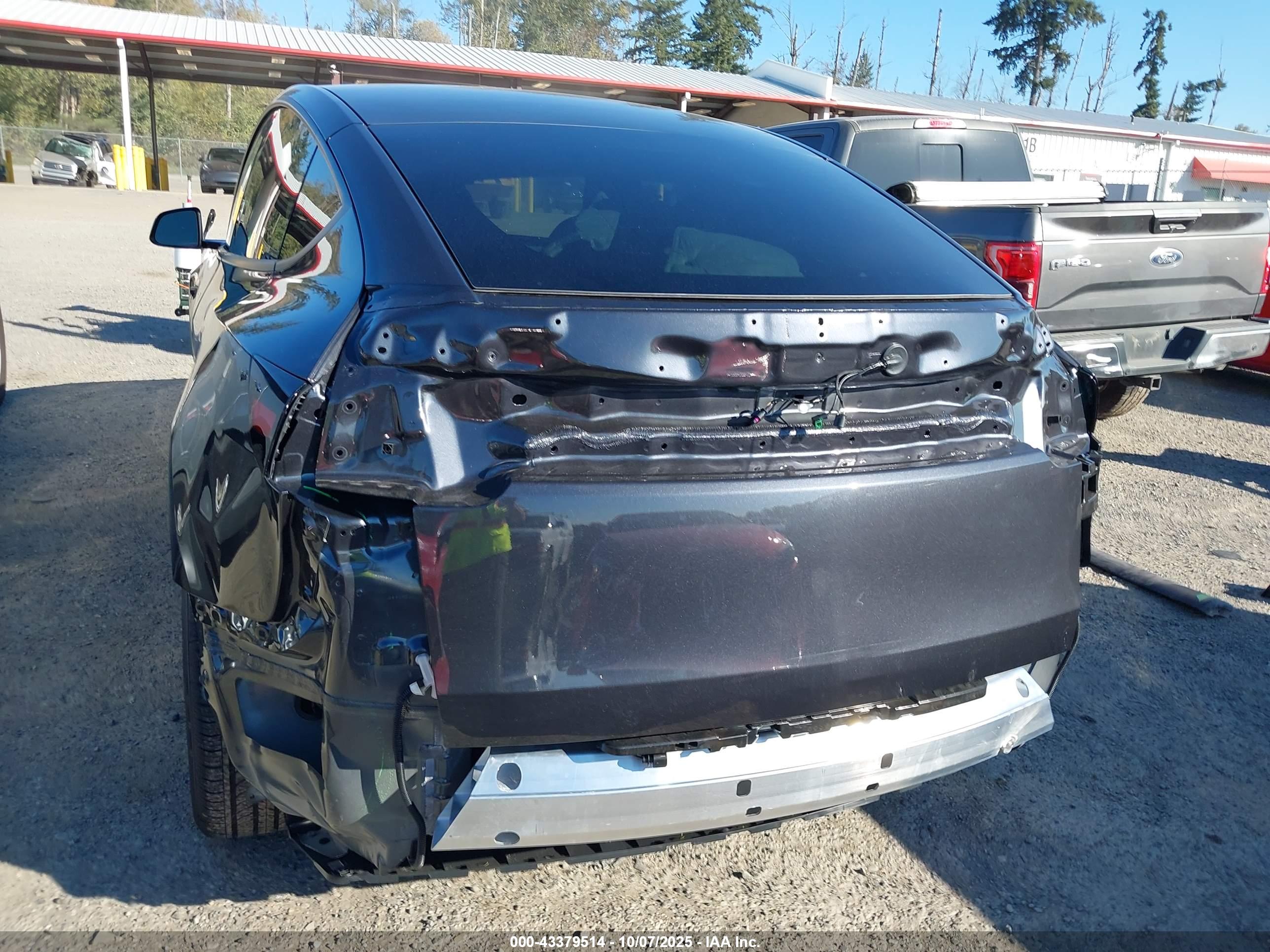 TESLA MODEL image 6