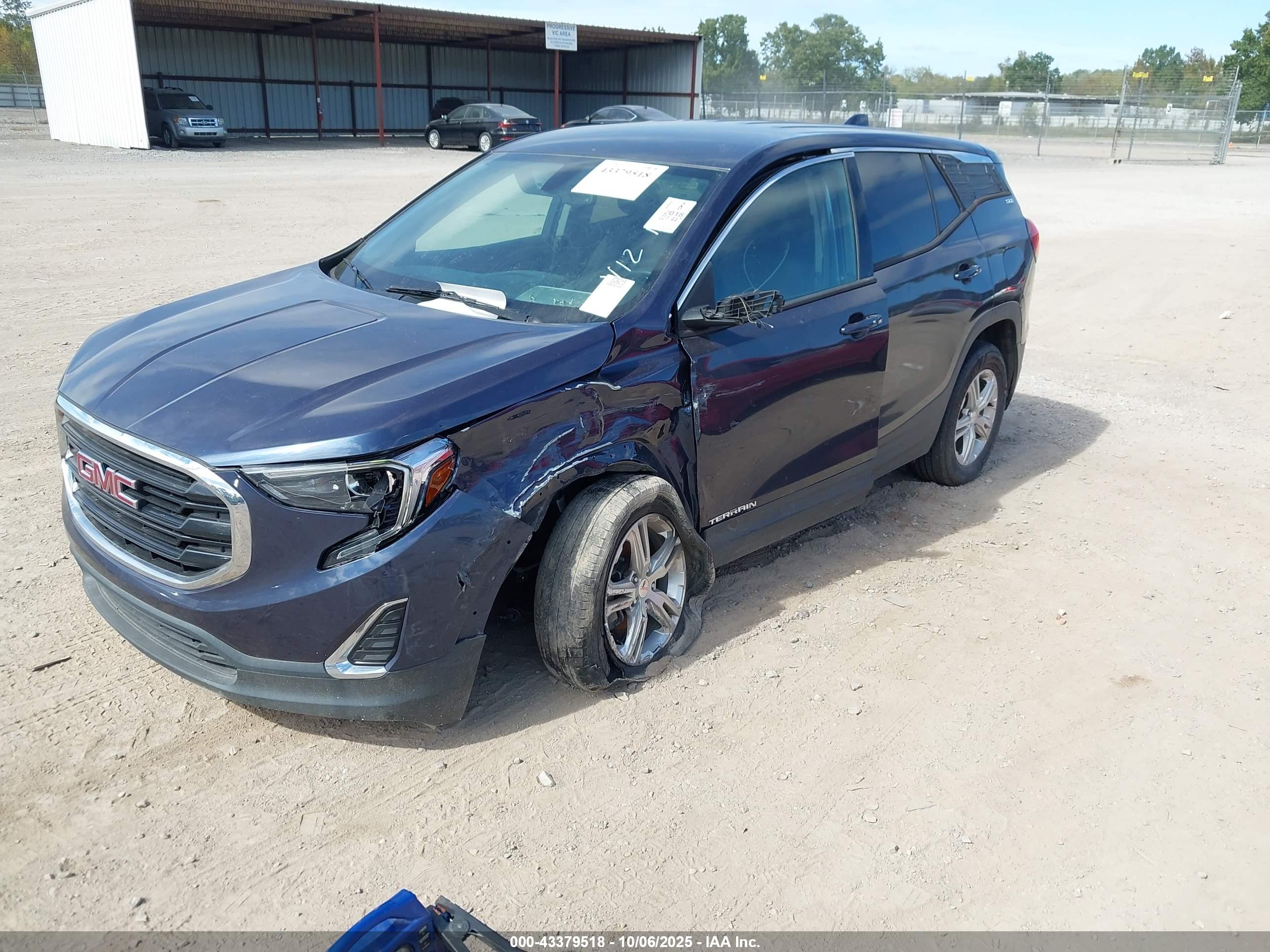 GMC TERRAIN image 2
