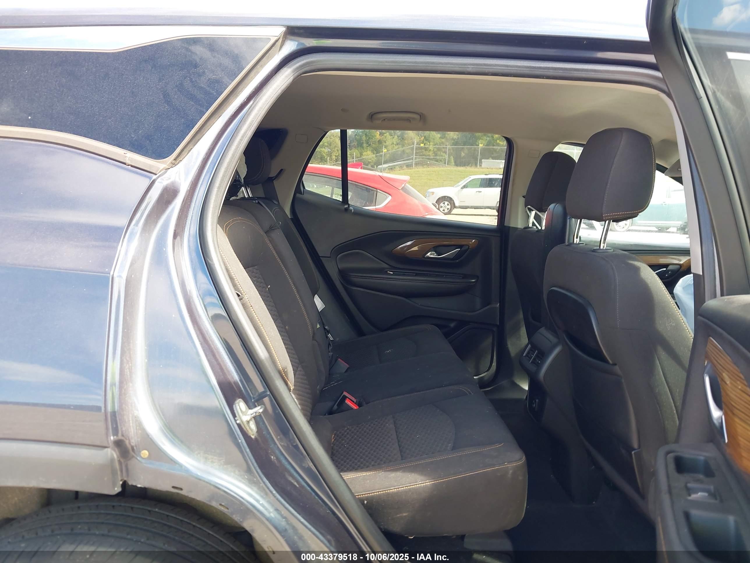 GMC TERRAIN image 8