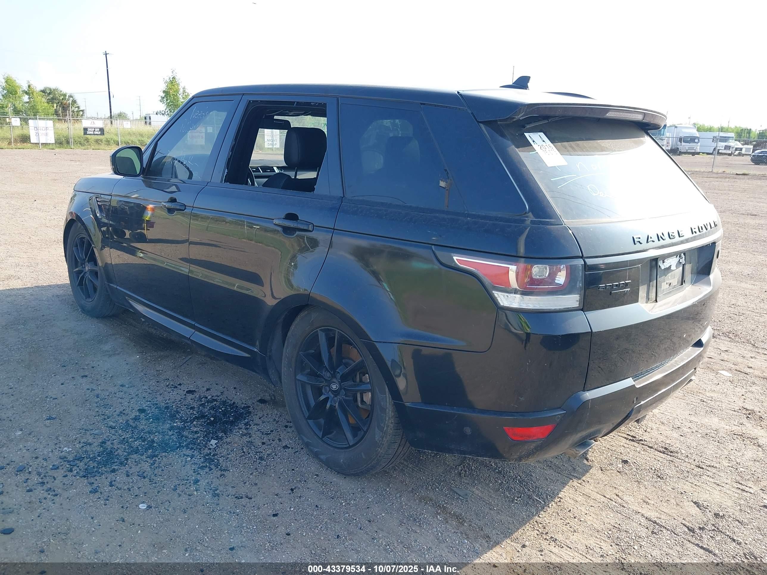 LAND ROVER image 3