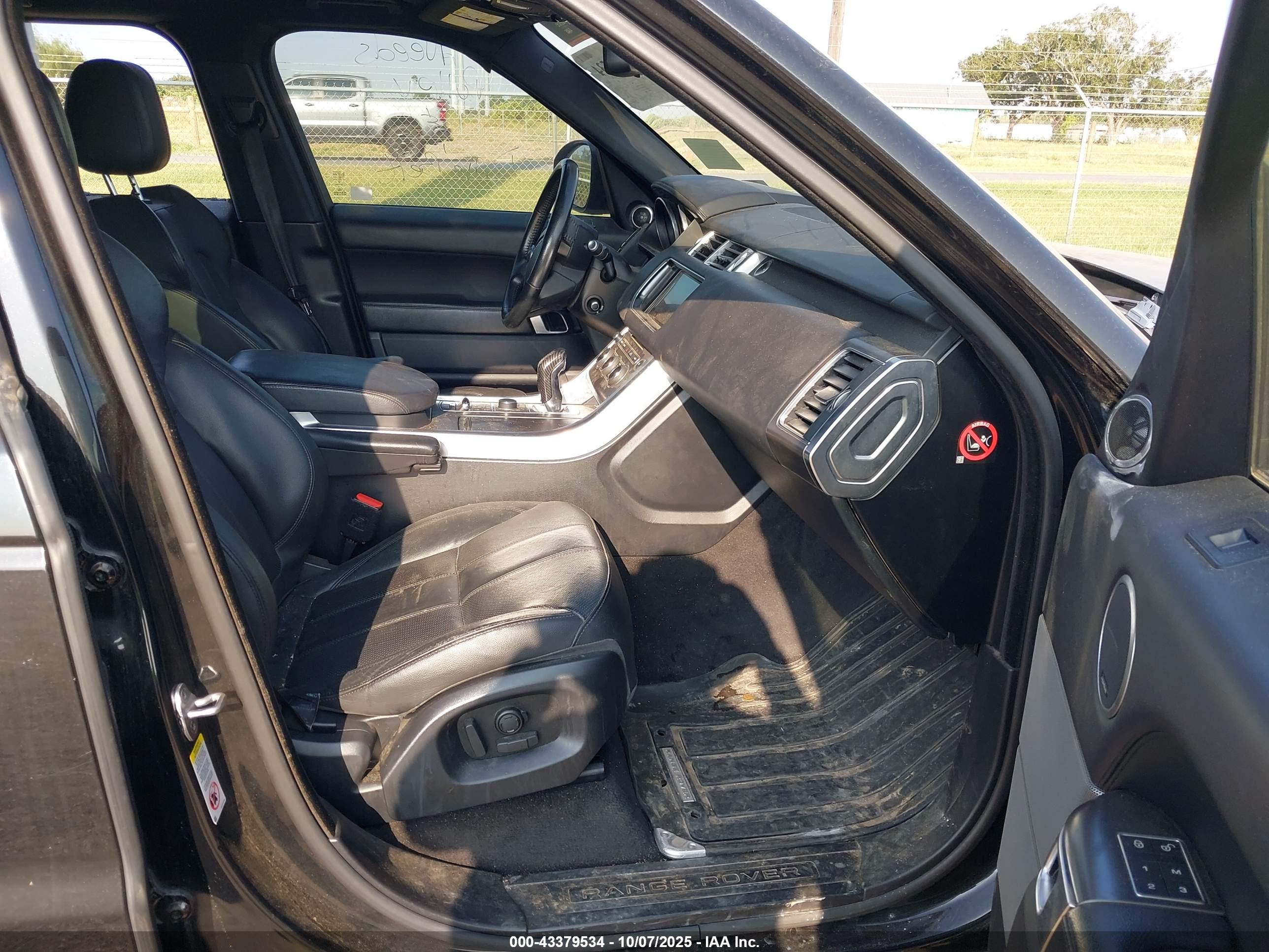 LAND ROVER image 5