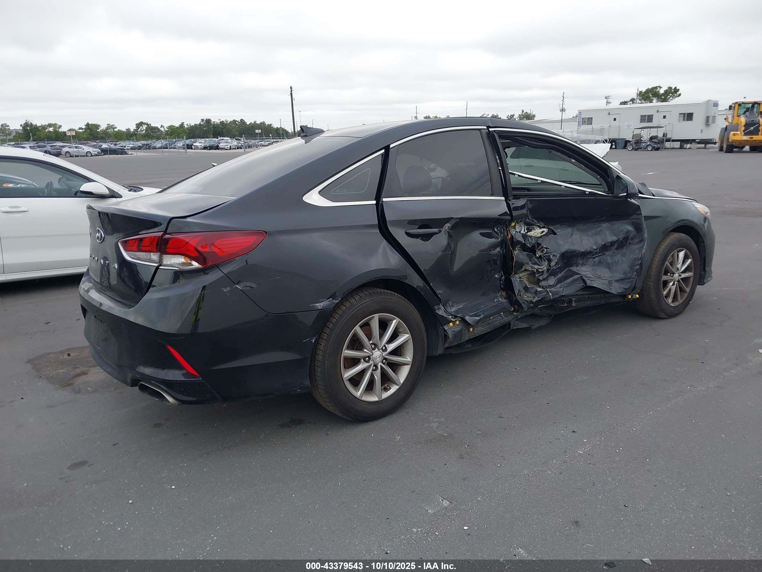 HYUNDAI SONATA image 4