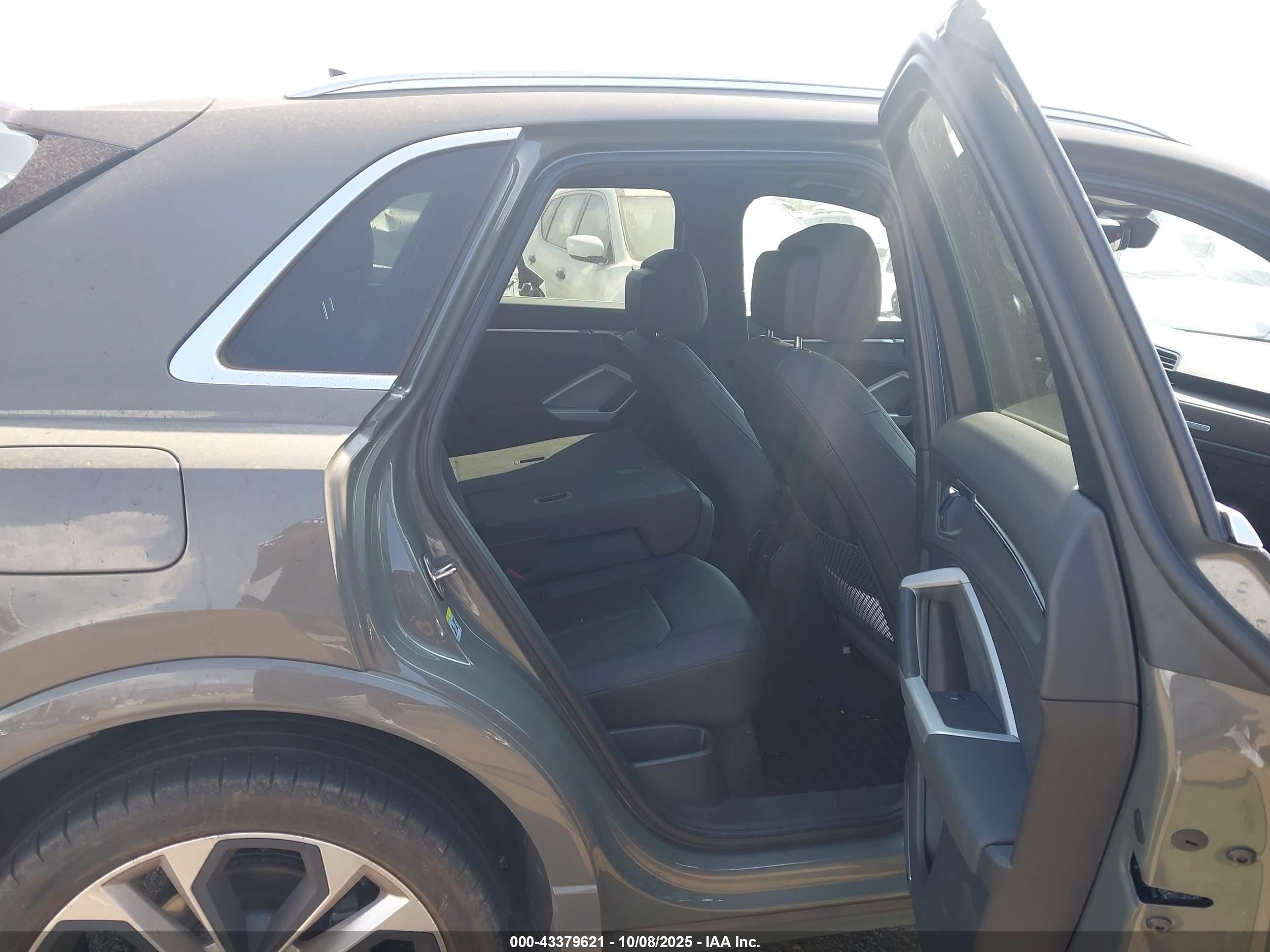 AUDI Q3 image 8
