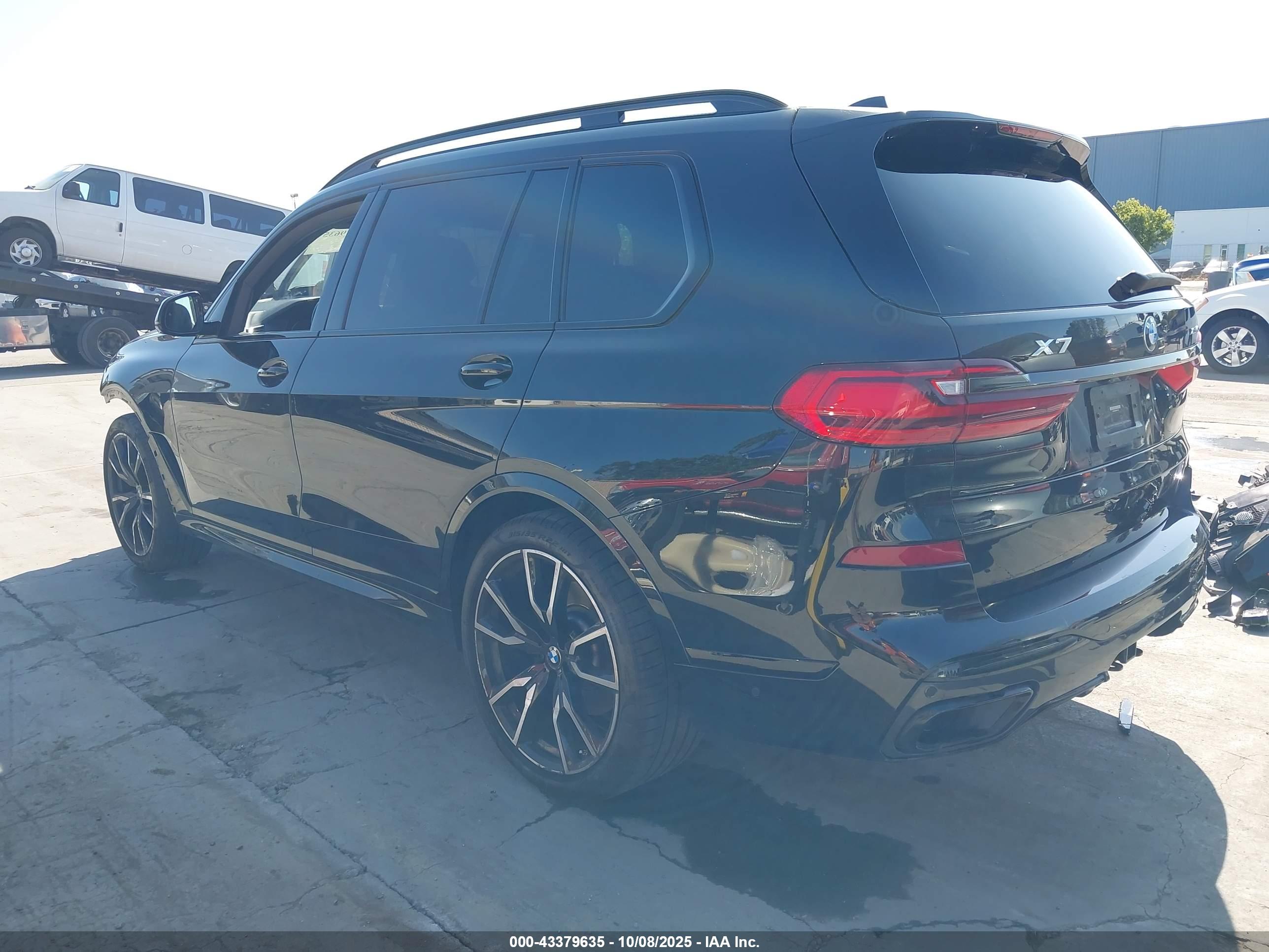 BMW X7 image 3