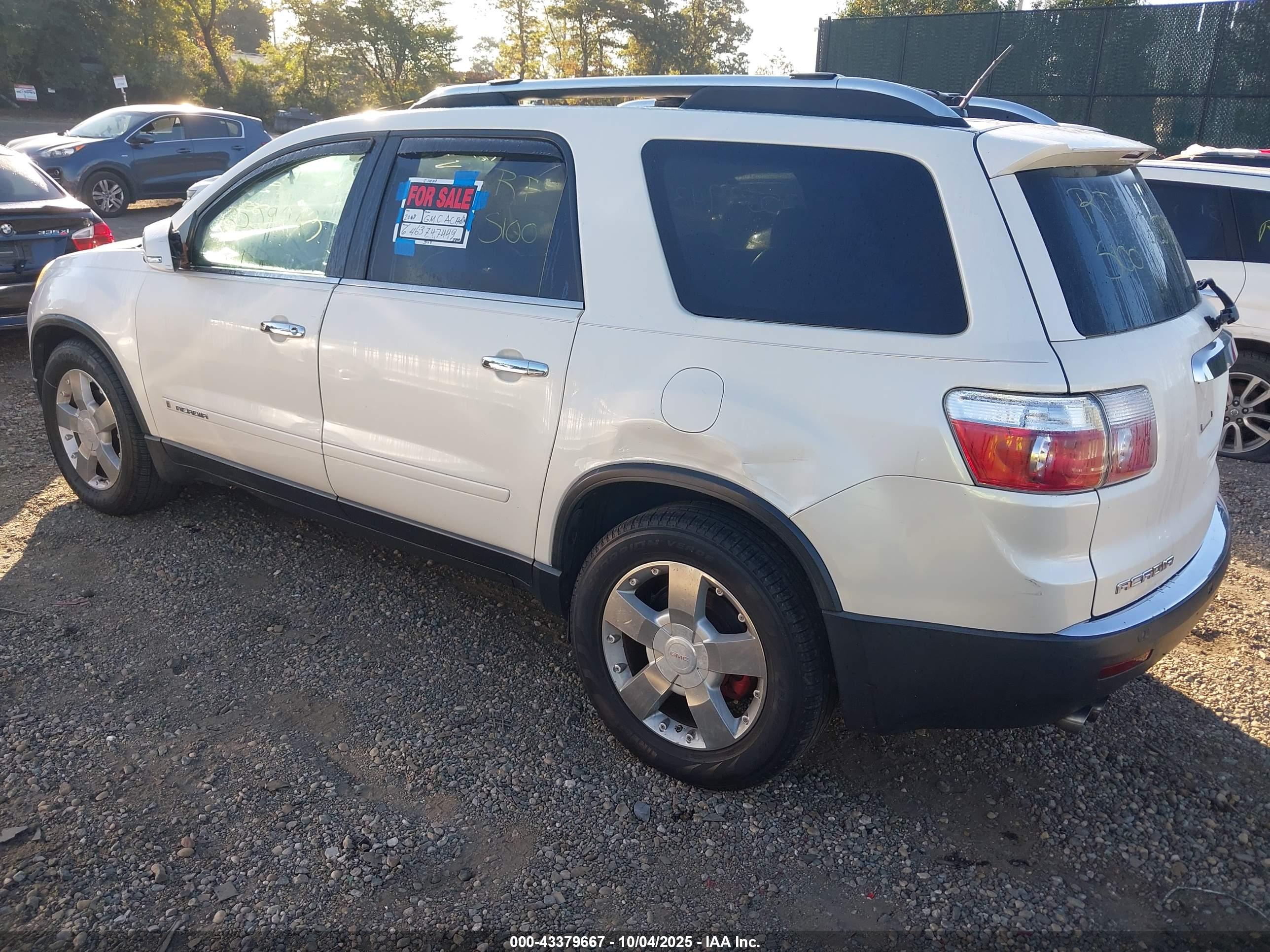 GMC ACADIA image 3