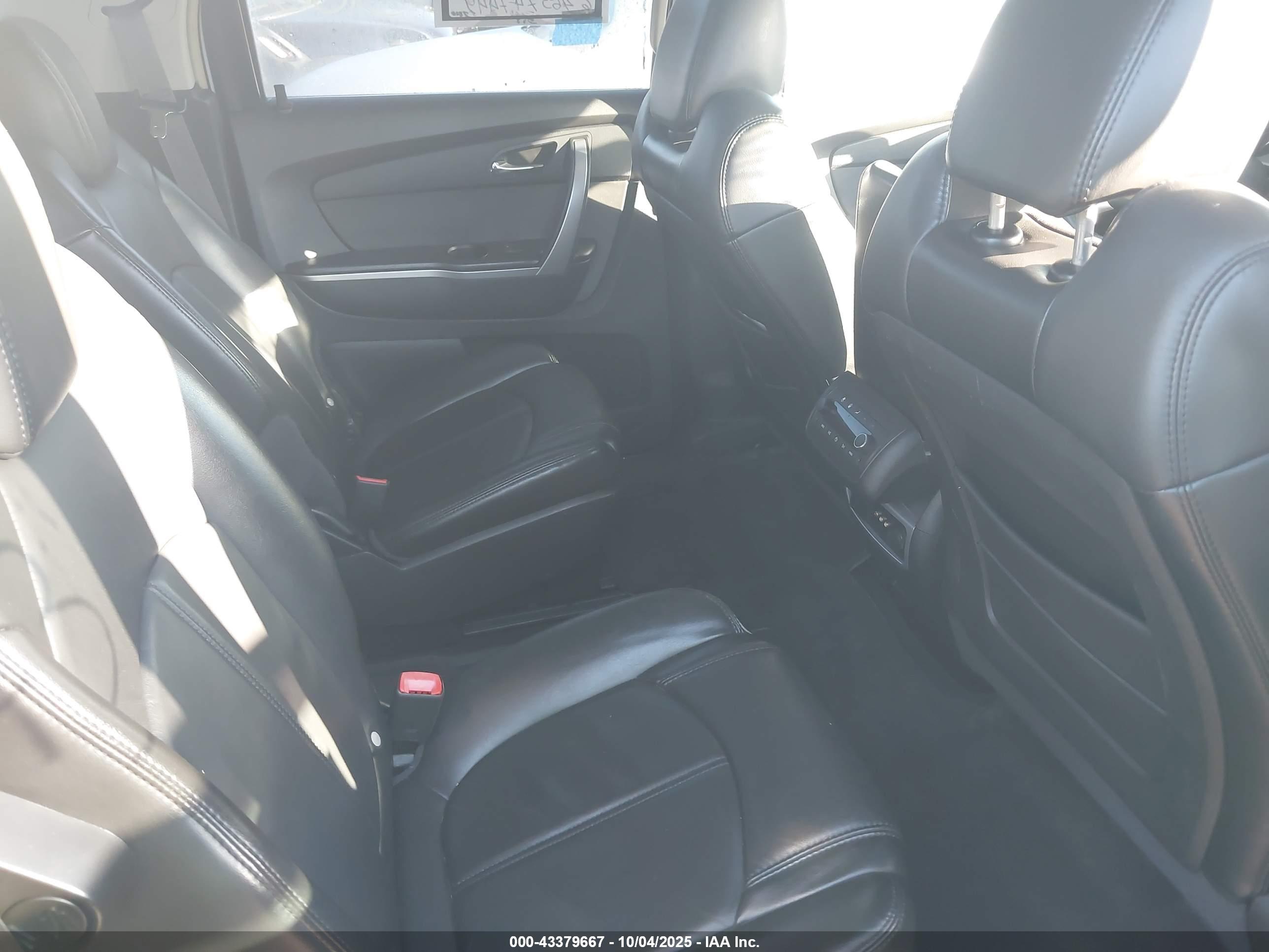 GMC ACADIA image 8