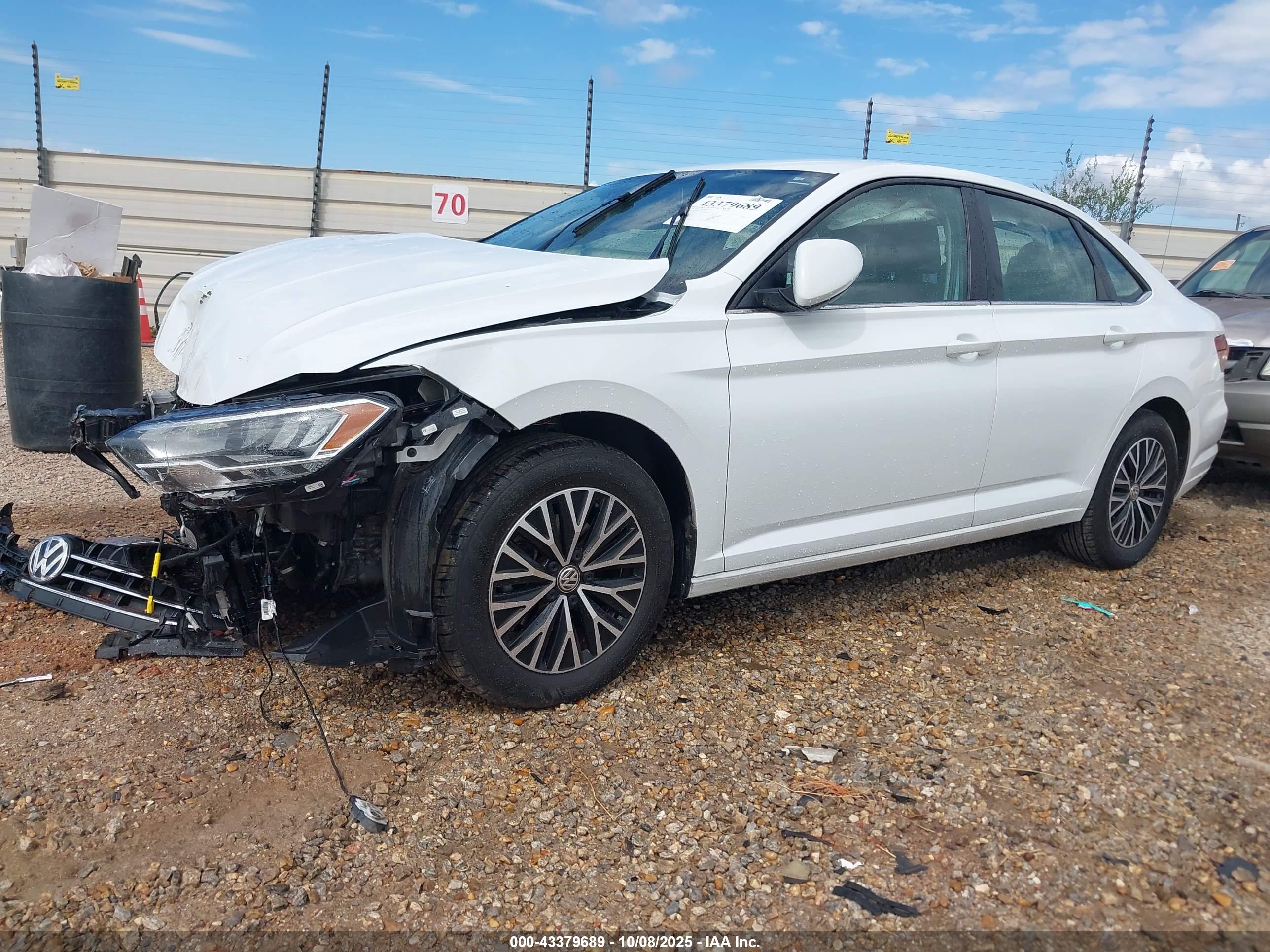 VOLKSWAGEN JETTA image 2