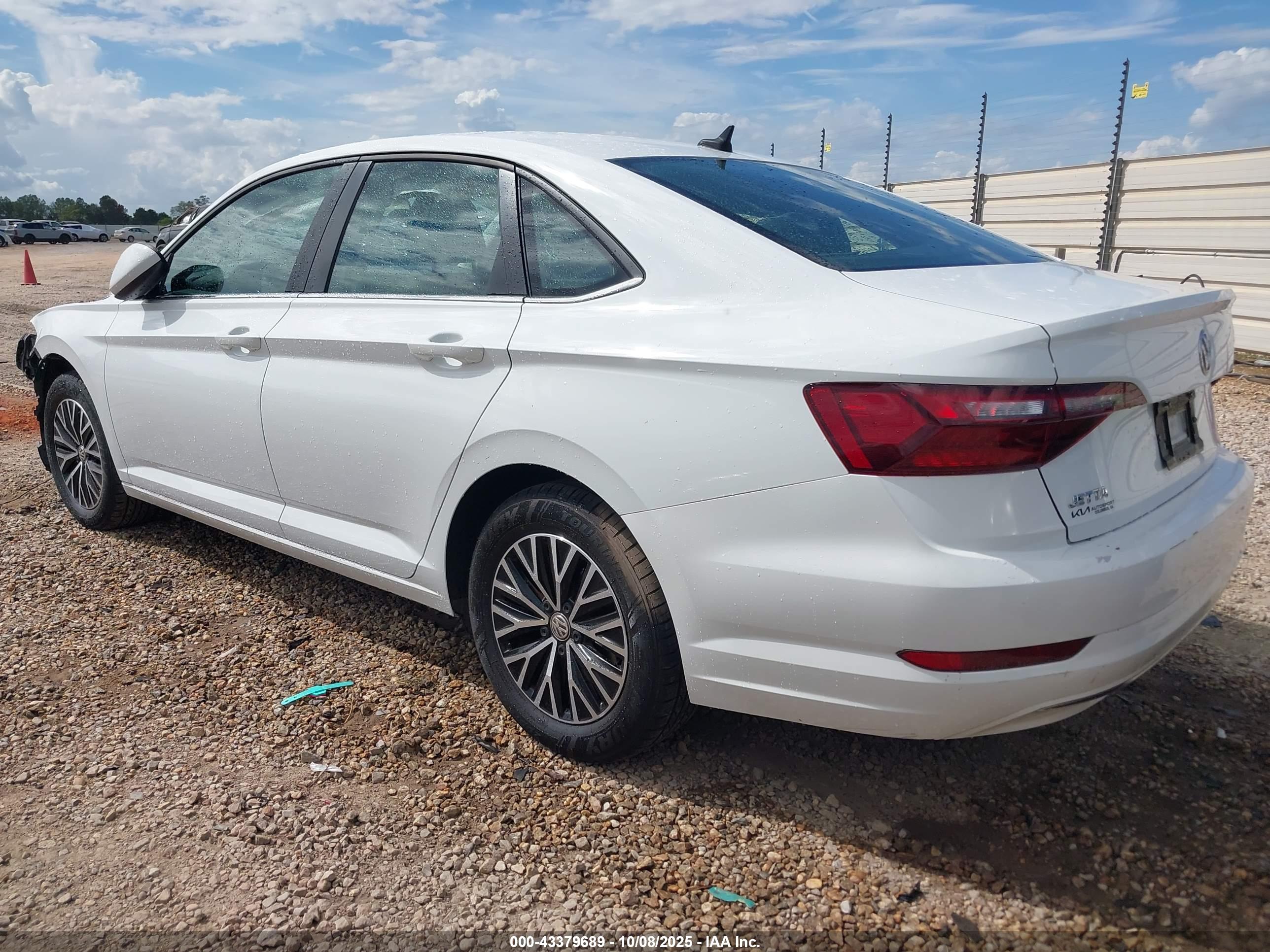 VOLKSWAGEN JETTA image 3