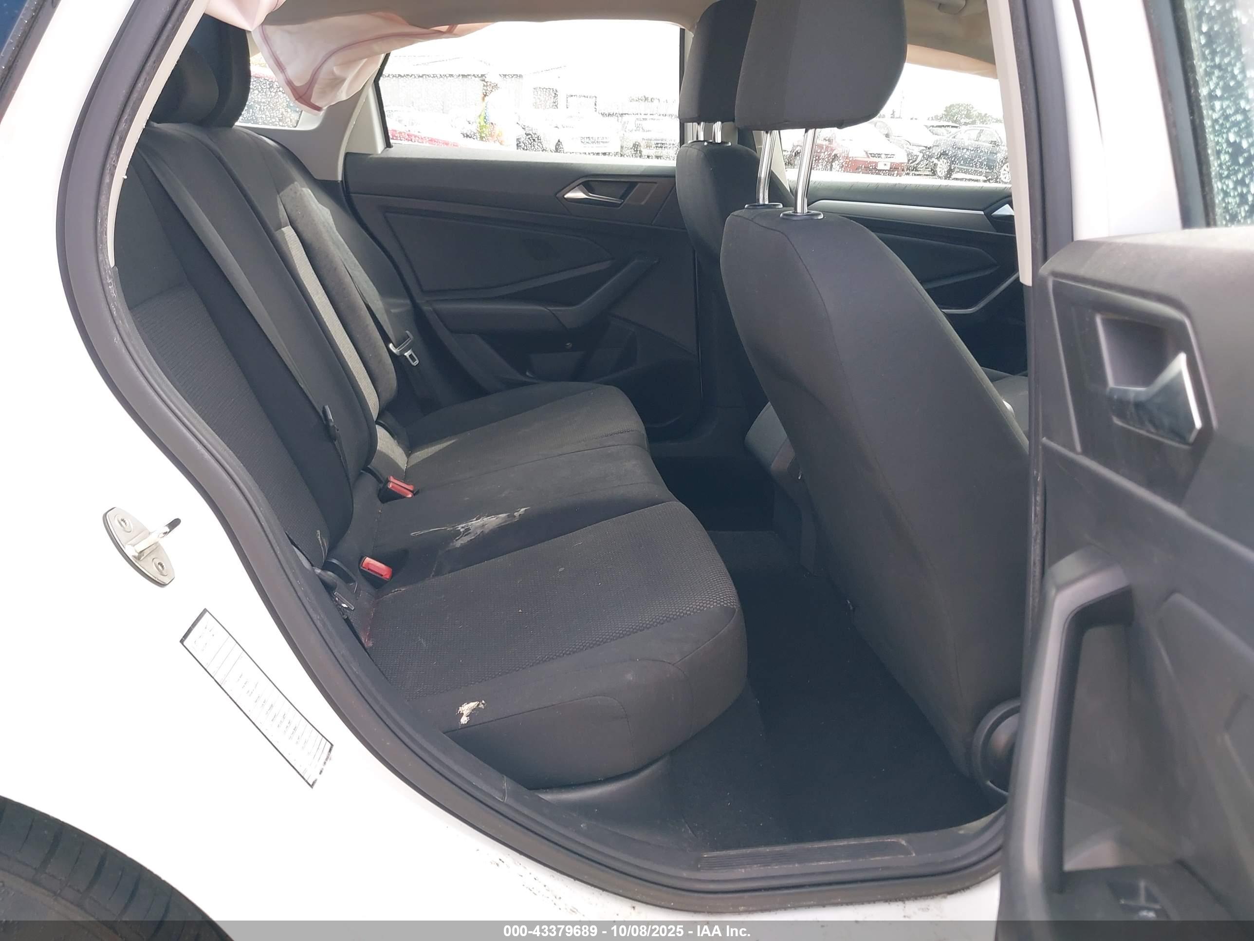 VOLKSWAGEN JETTA image 8