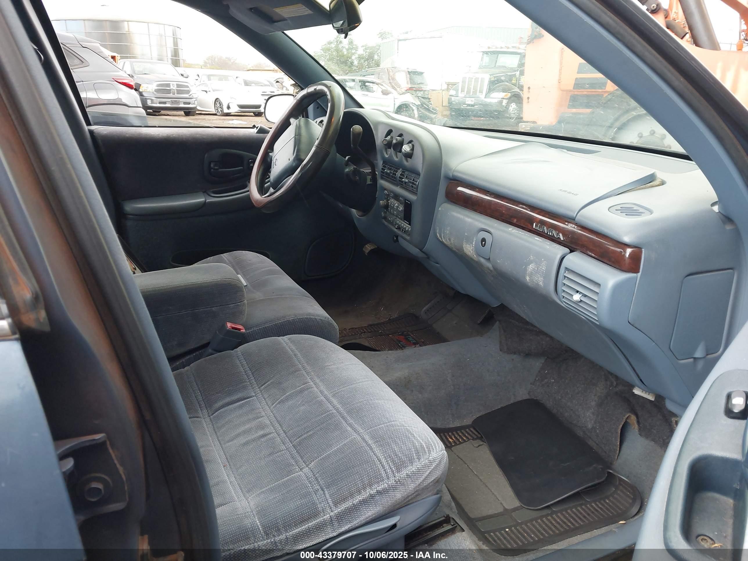 CHEVROLET LUMINA image 5