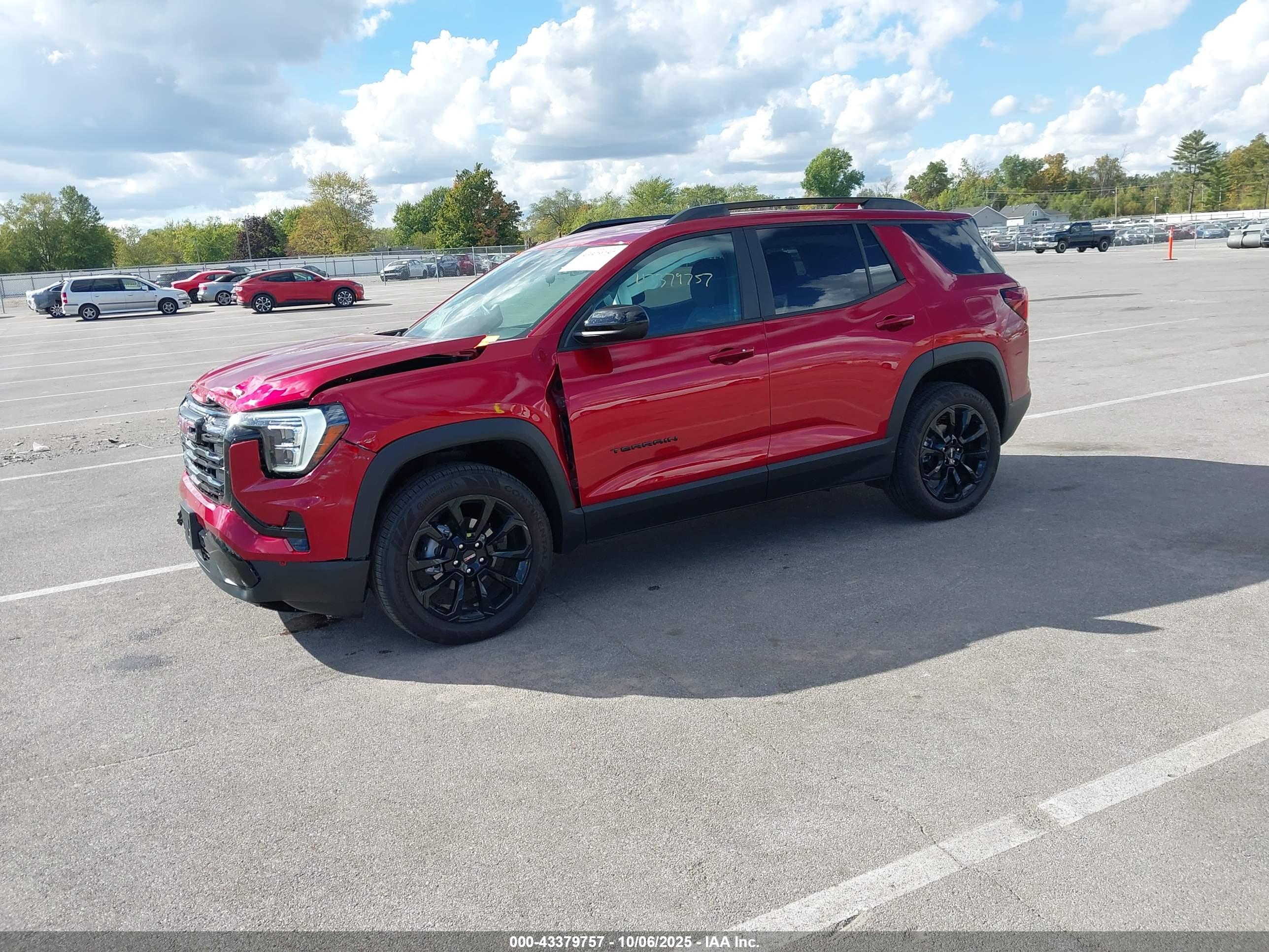 GMC TERRAIN image 2