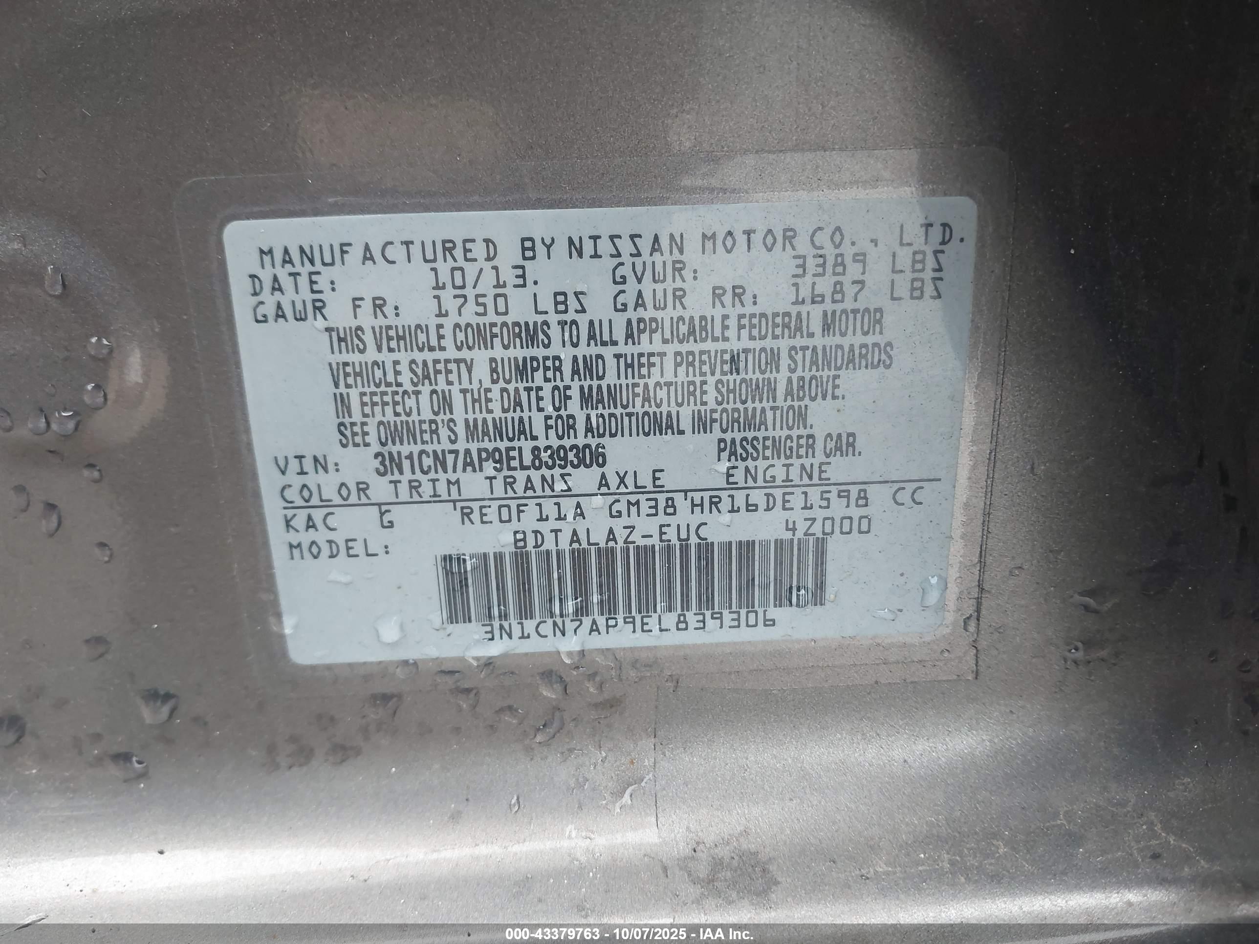 NISSAN VERSA image 9