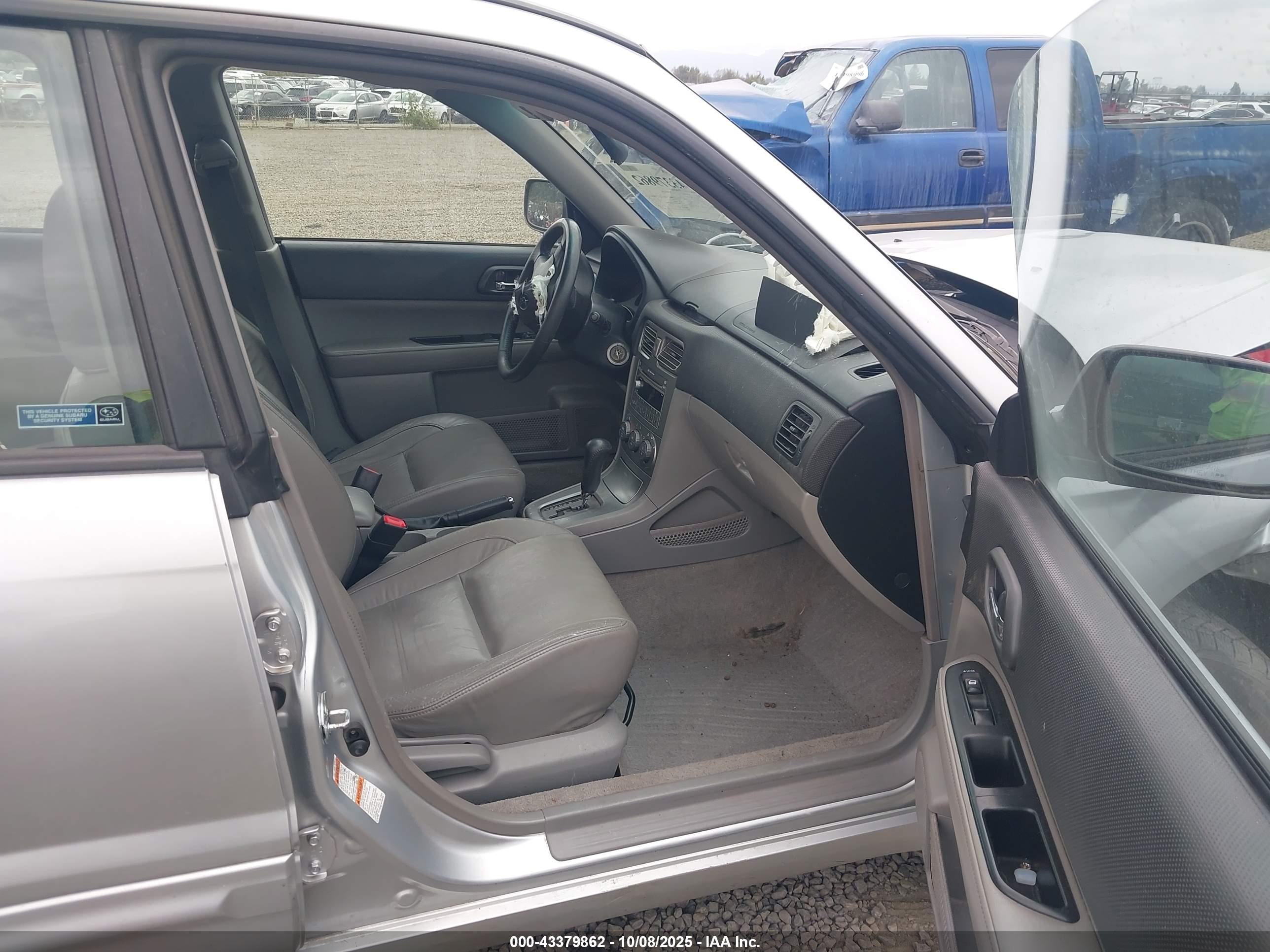 SUBARU FORESTER image 5