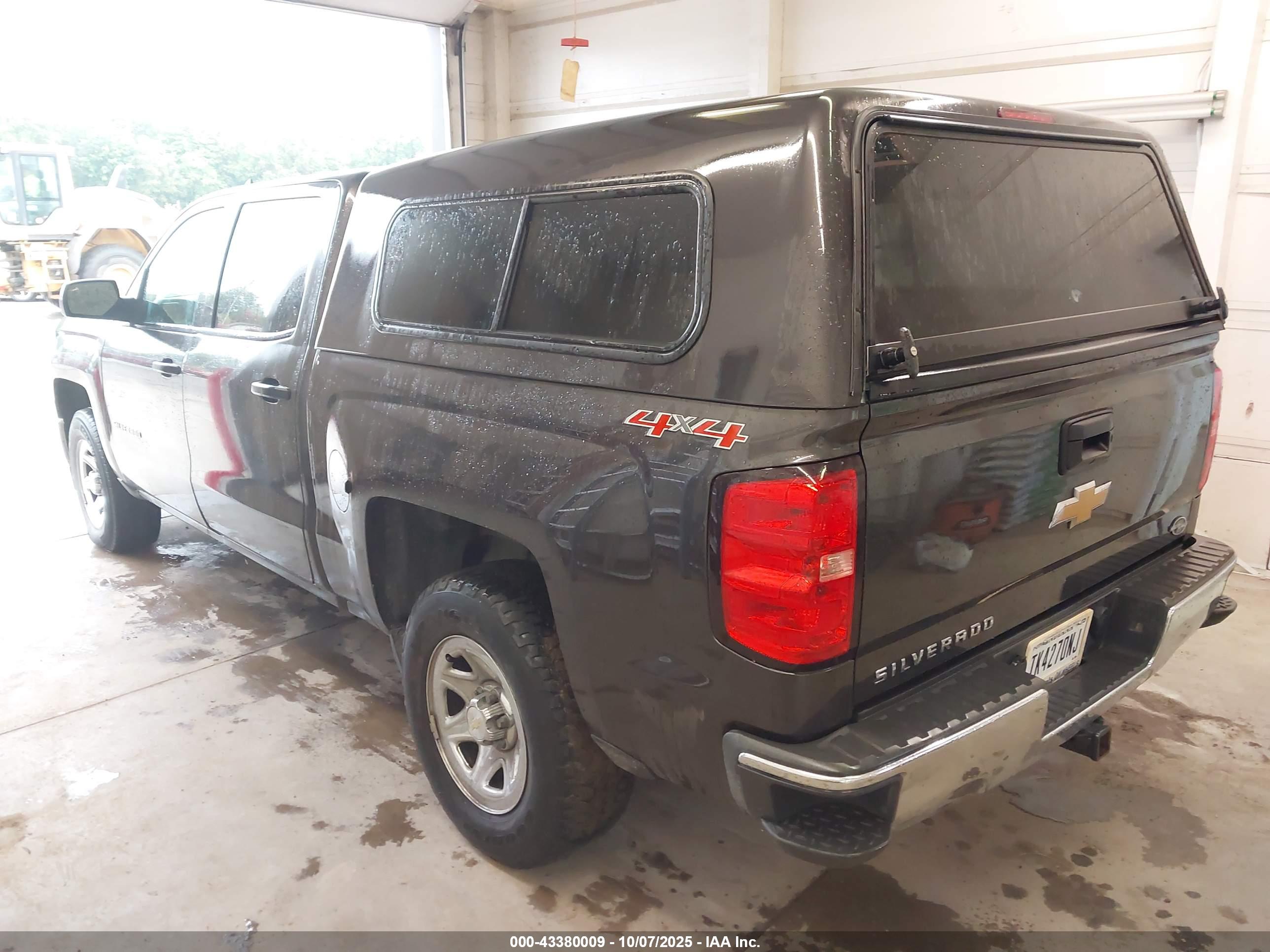 CHEVROLET SILVERADO image 3