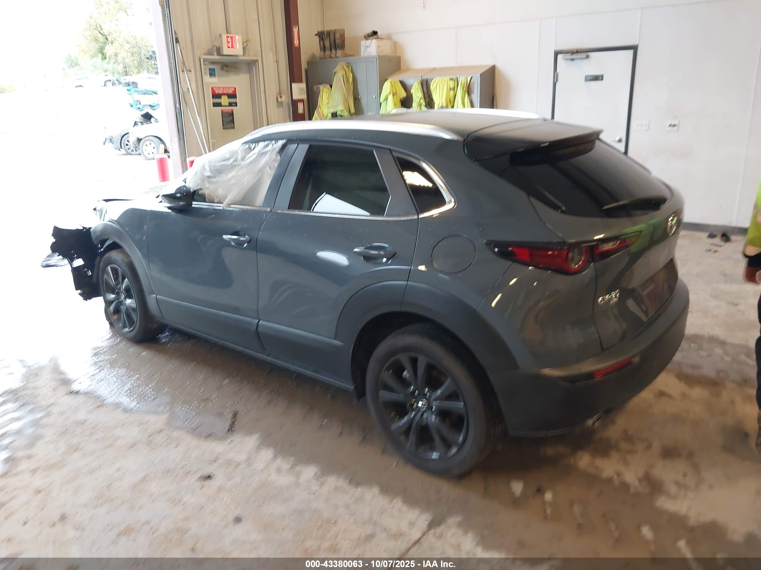 MAZDA CX-30 image 3