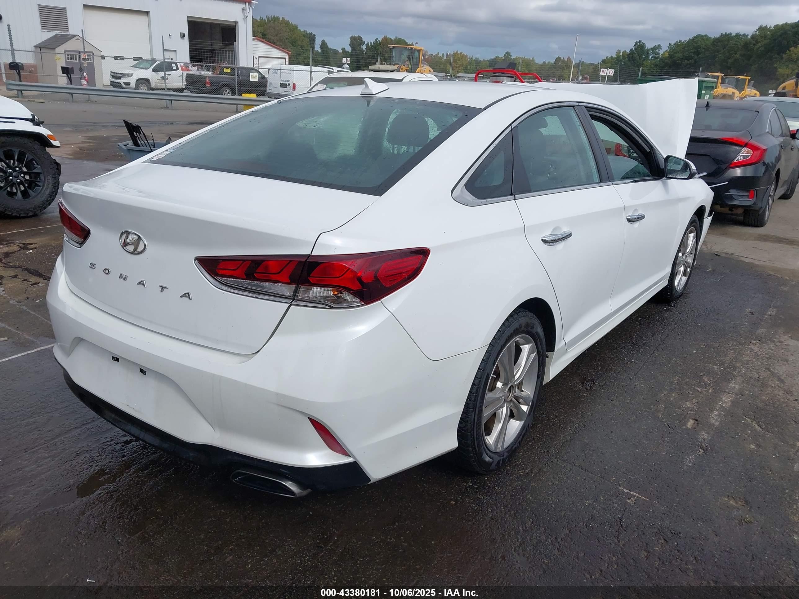 HYUNDAI SONATA image 4