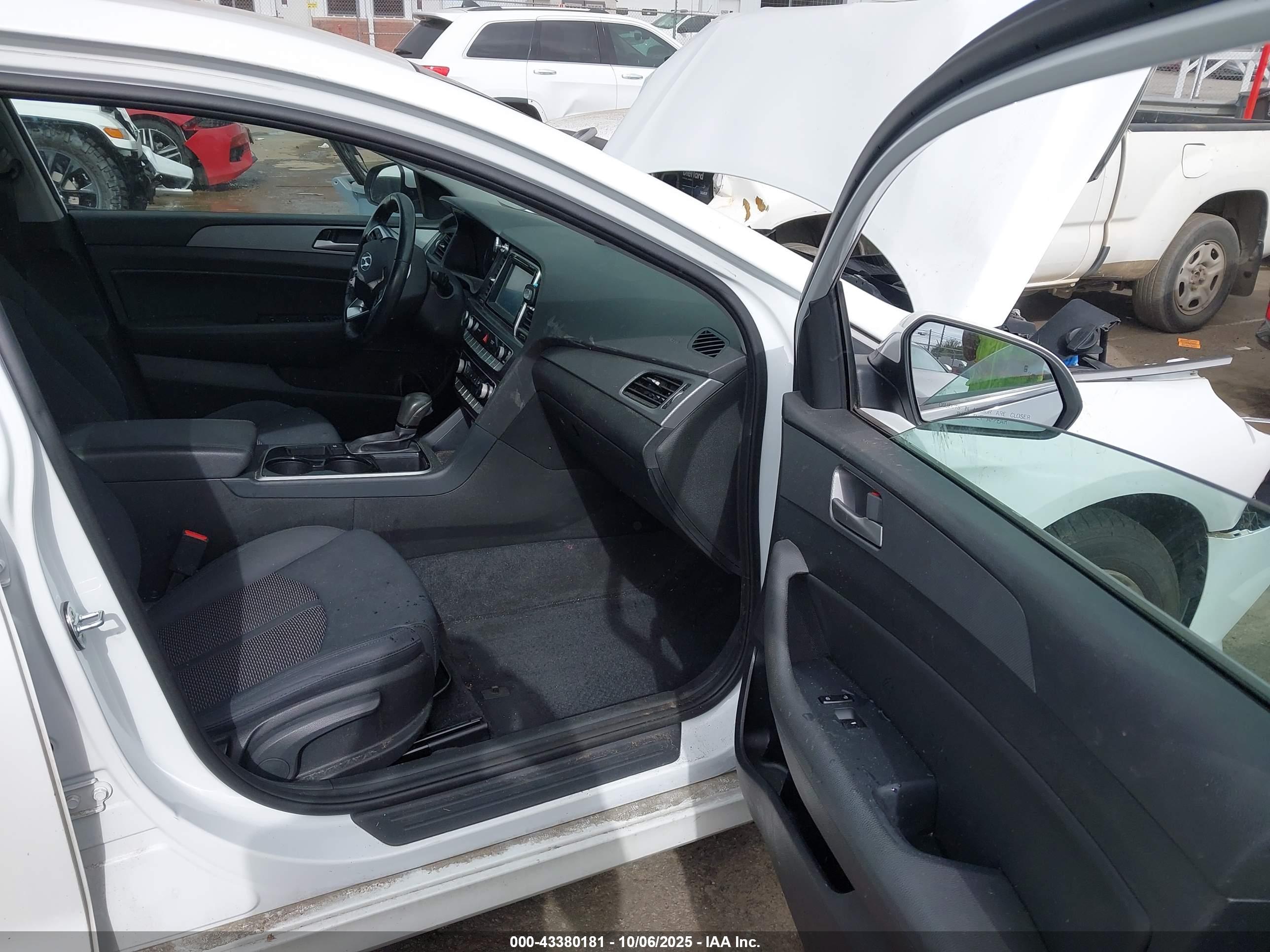 HYUNDAI SONATA image 5