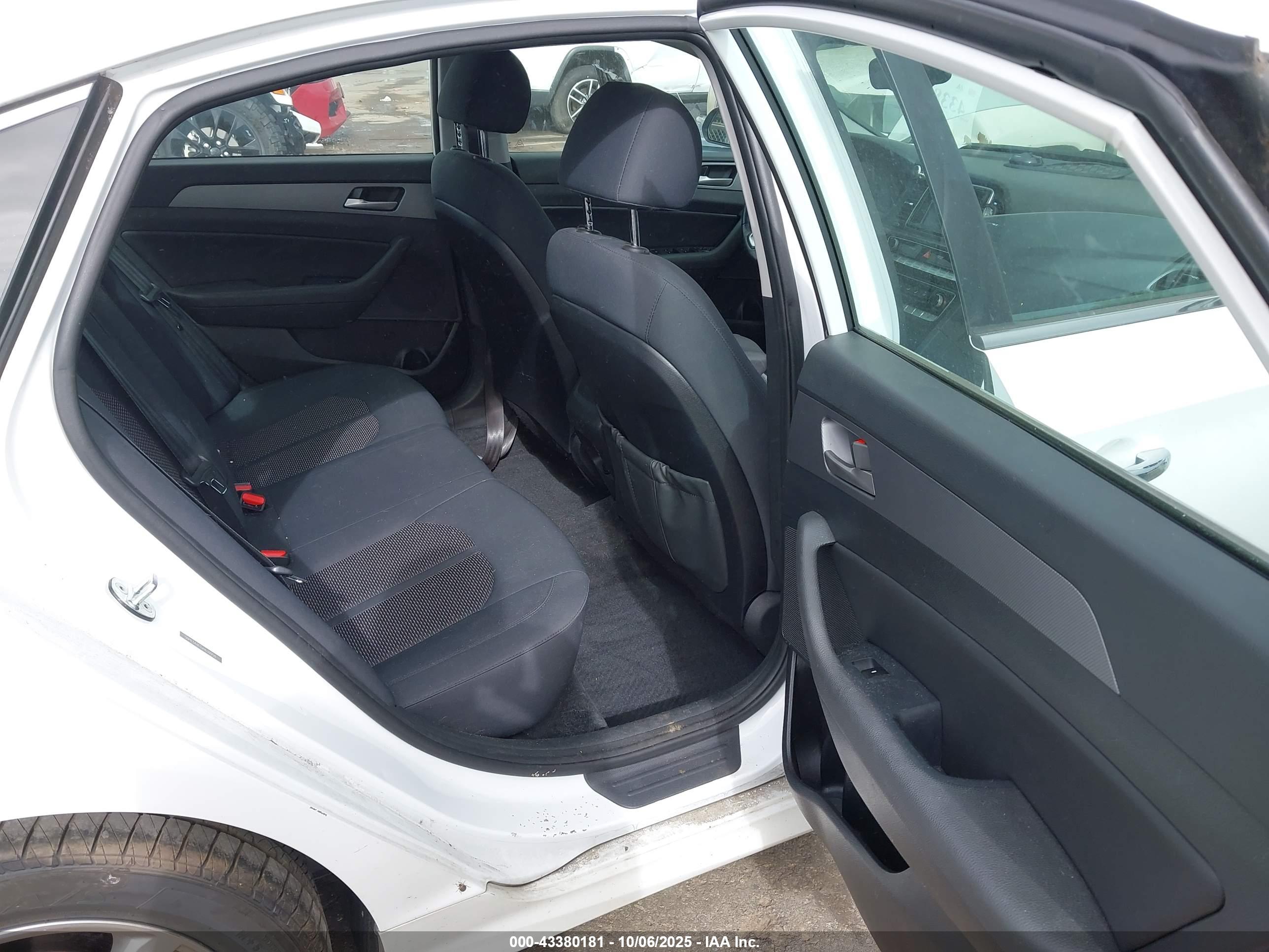 HYUNDAI SONATA image 8