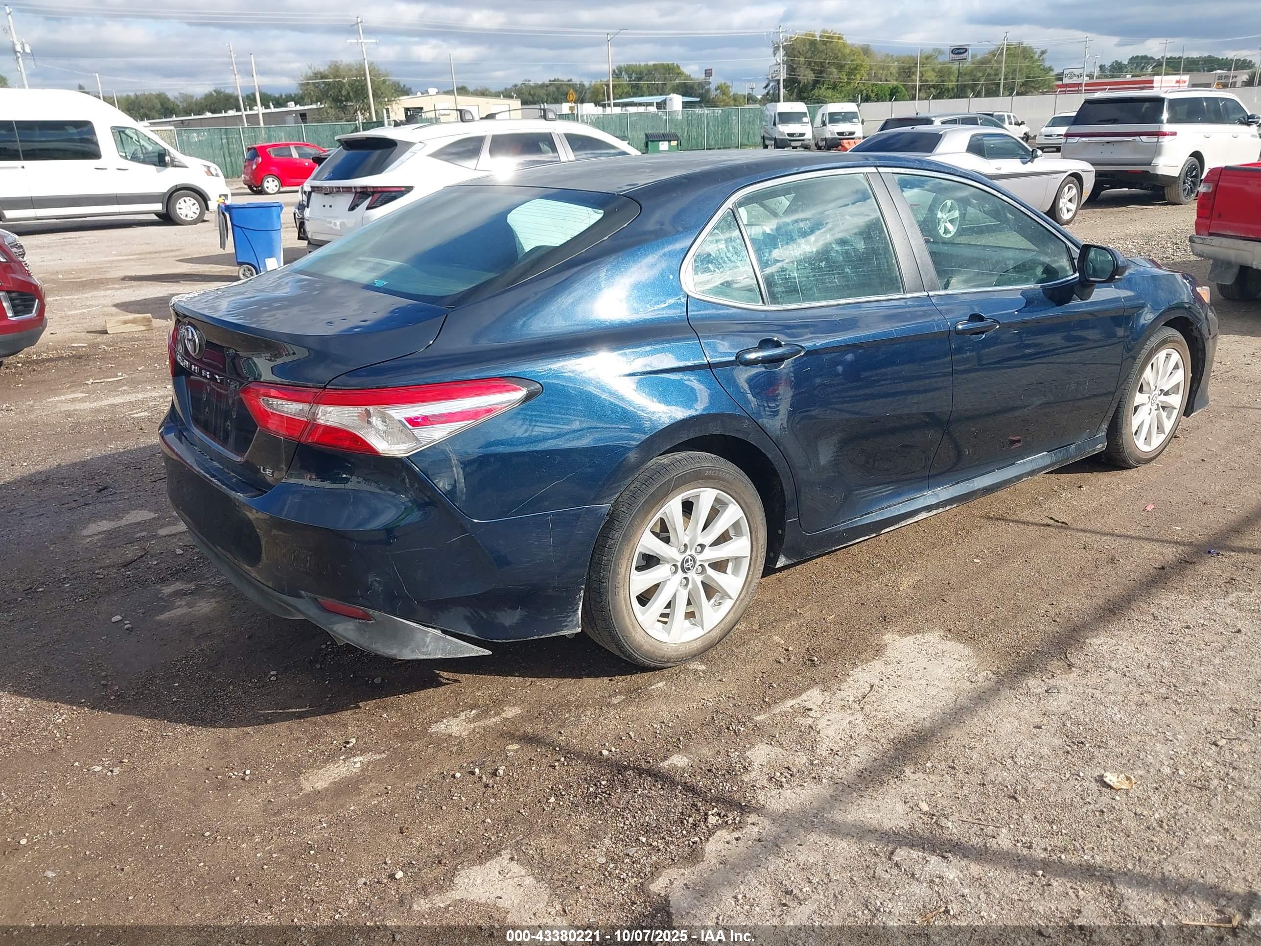 TOYOTA CAMRY image 4